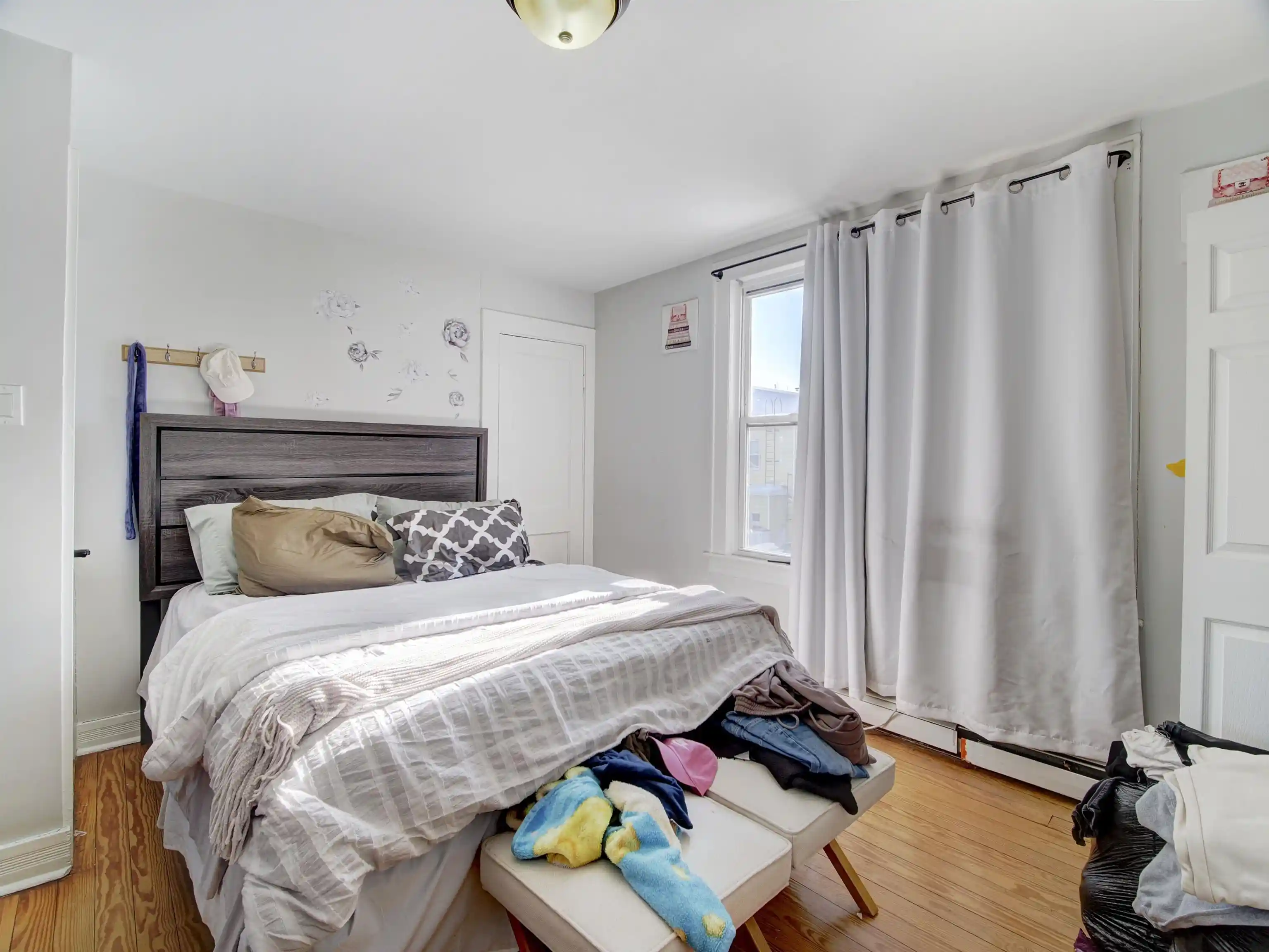 Photo 4 of Sale Pending at 26 East 49th St, Bayonne, NJ 07002 | MLS# 260007359 | Listing updated on 2026-07-01