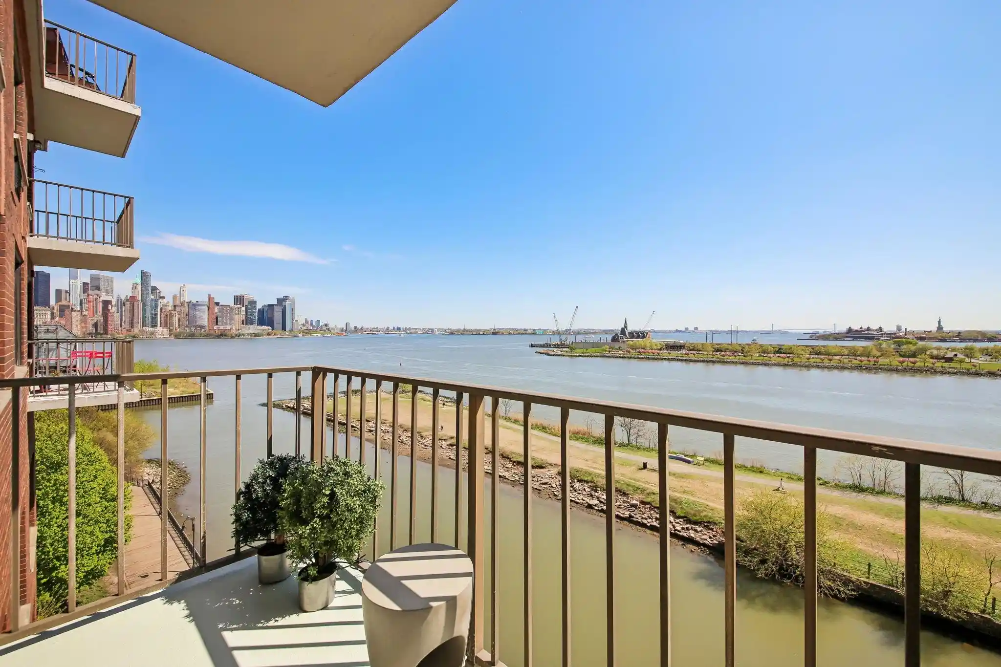 Homes for sale in Jersey City, NJ | 1 Greene St, Jersey City, NJ 07302