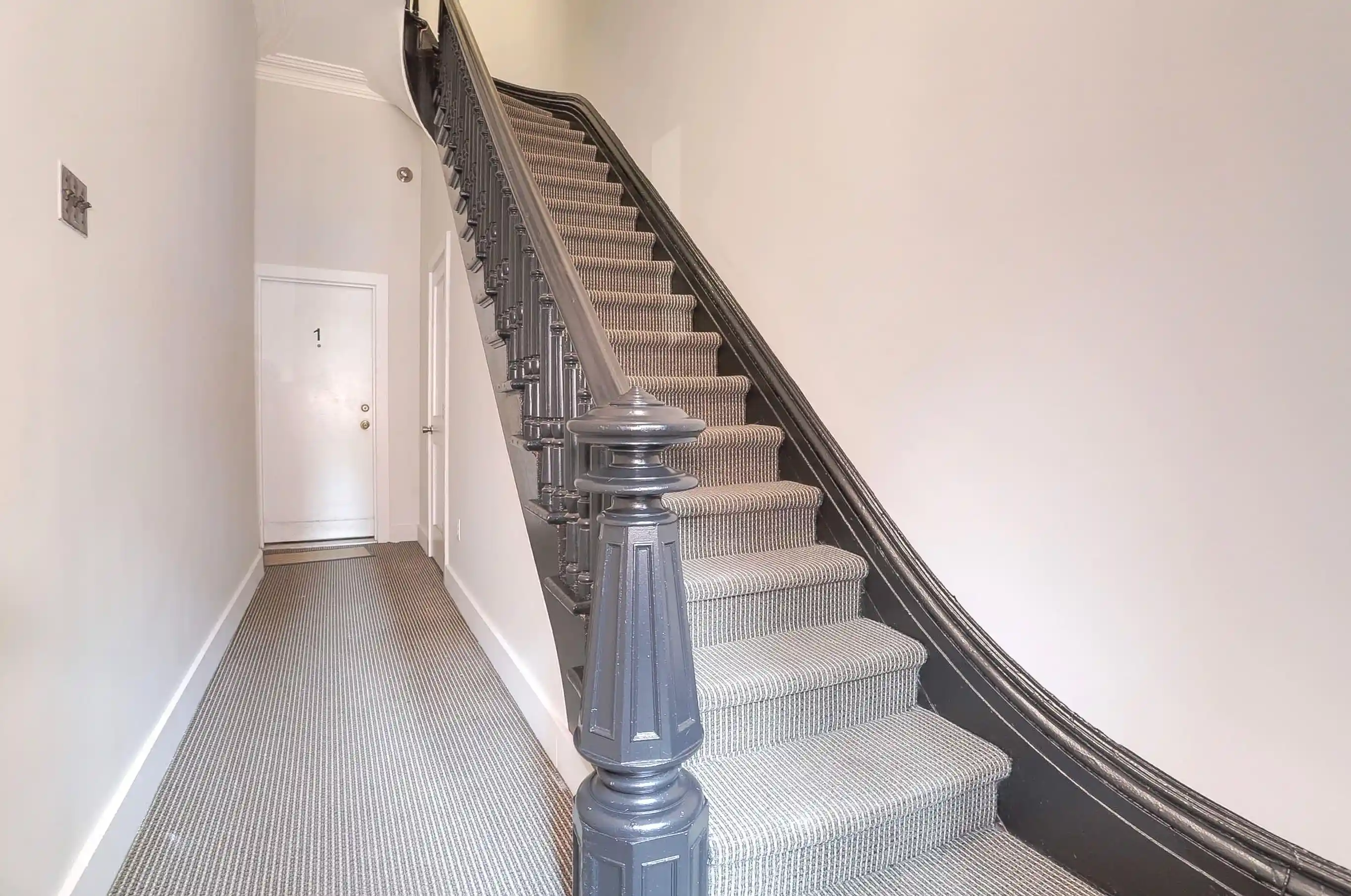 4th image of 824 Washington St, Hoboken, NJ 07030