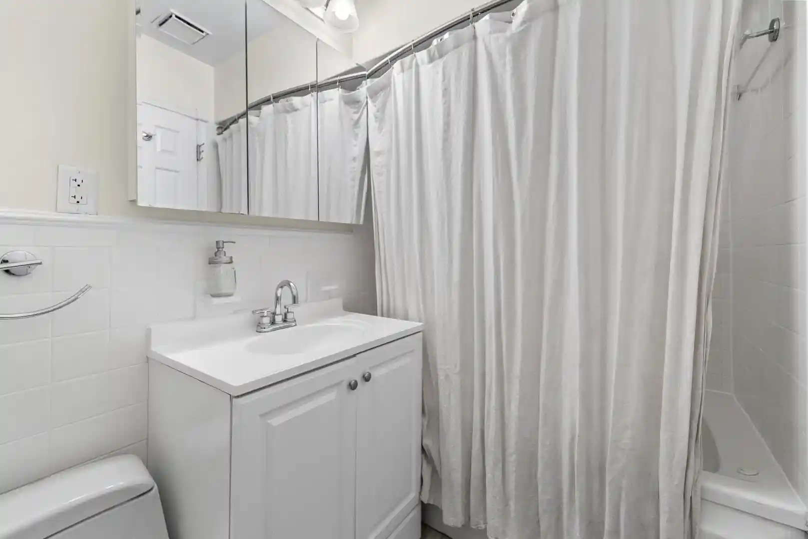 3rd image of 965 Blvd East #1-1, Weehawken, NJ 07086 | MLS# 260008118