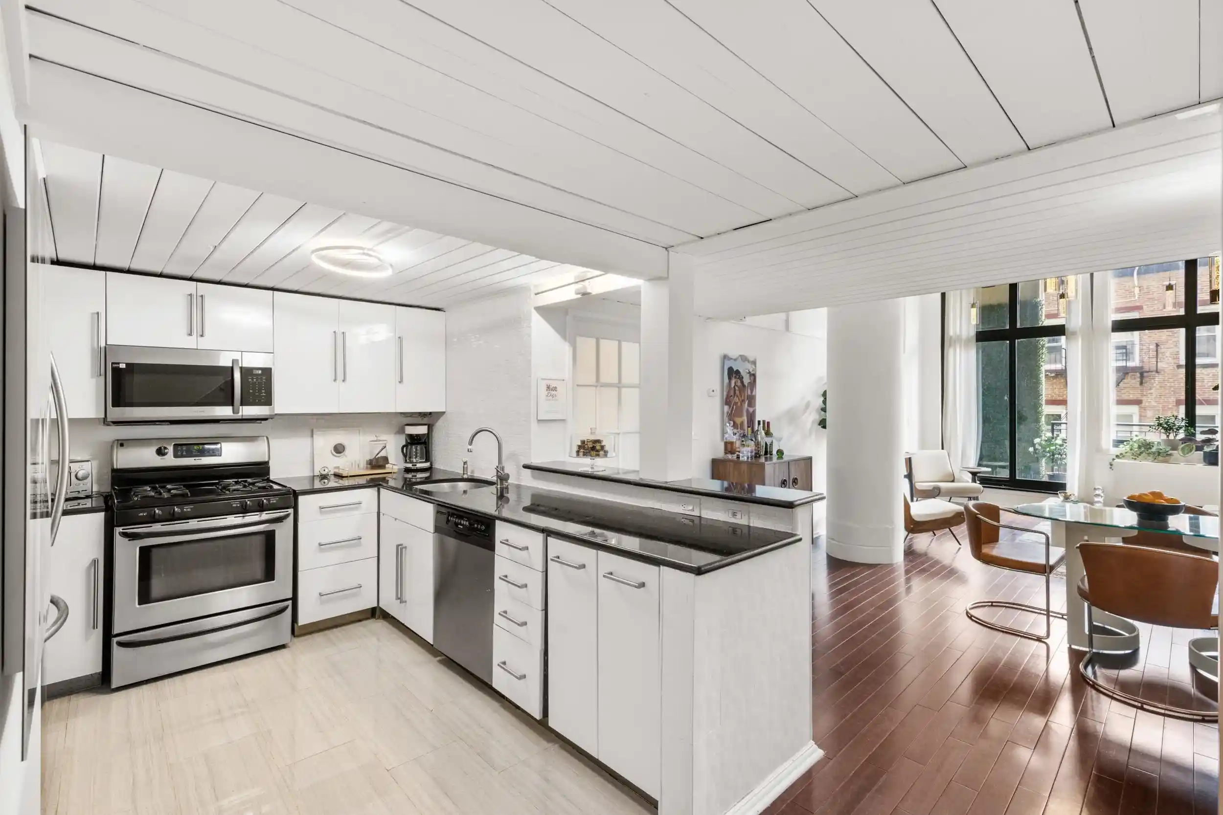 5th image of 205 10Th St, Jersey City, NJ 07302