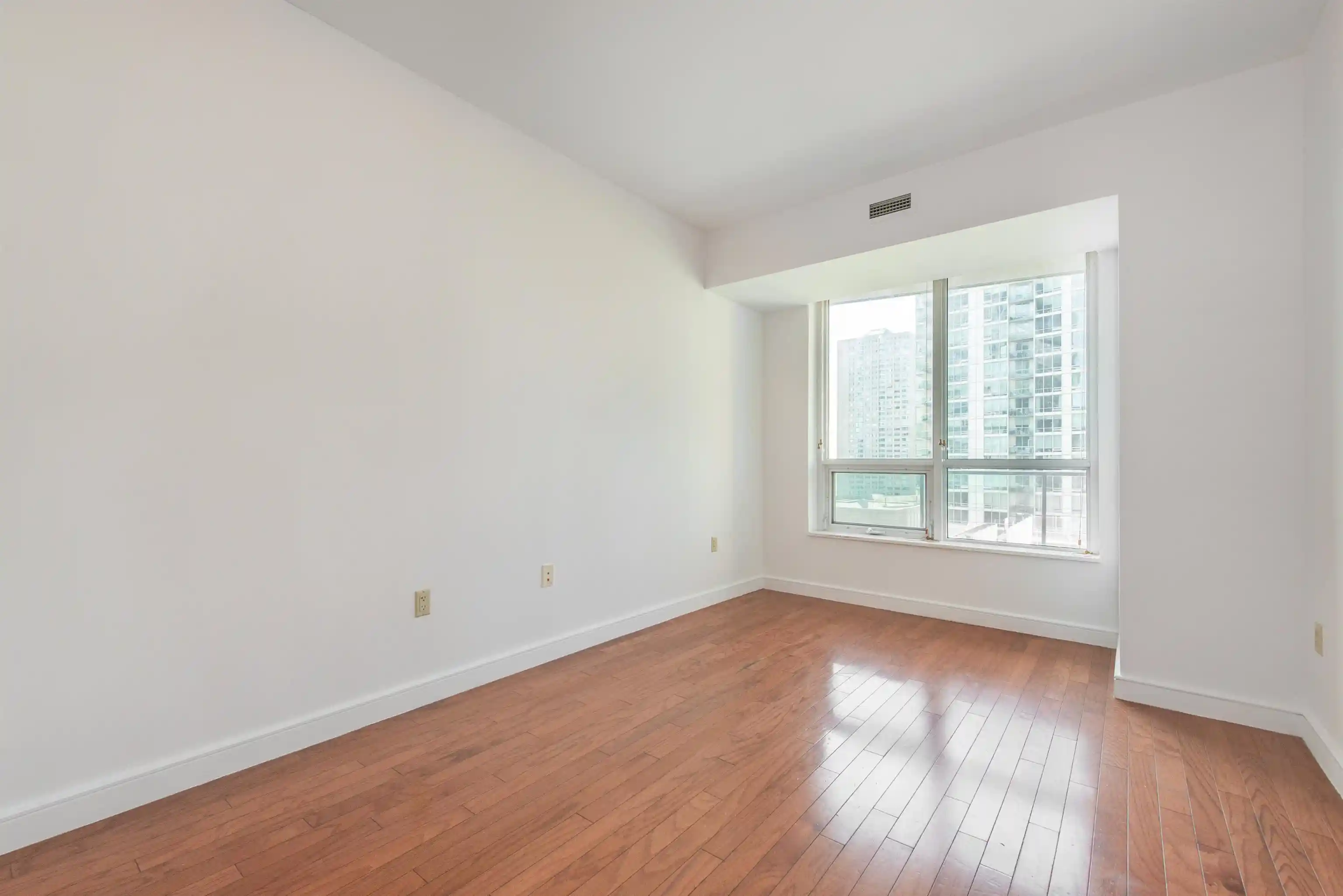 Homes for sale in Jersey City, NJ | 1 Shore Ln, Jersey City, NJ 07310
