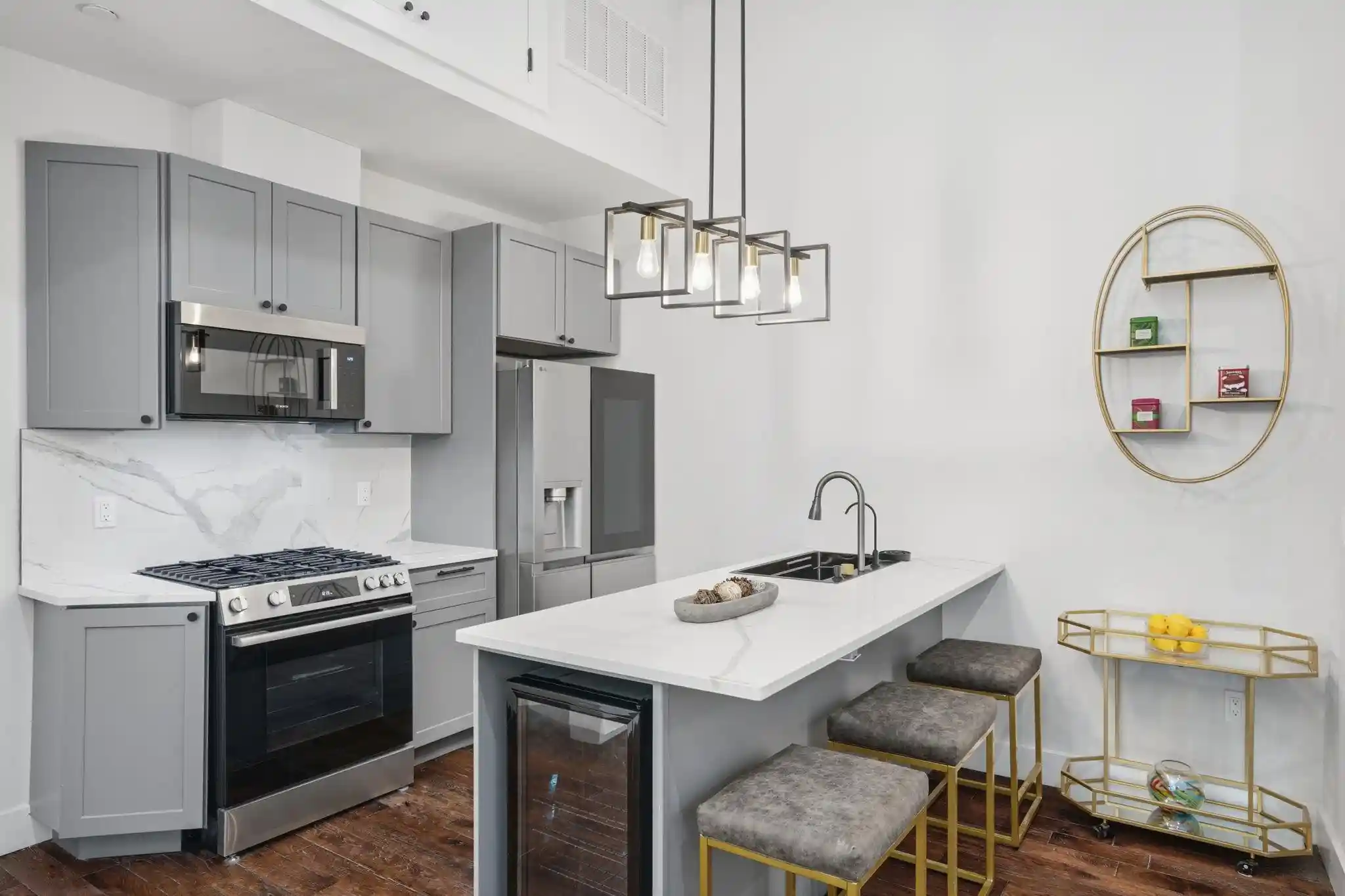 2nd image of 104 Glenwood Ave, Jersey City, NJ 07306
