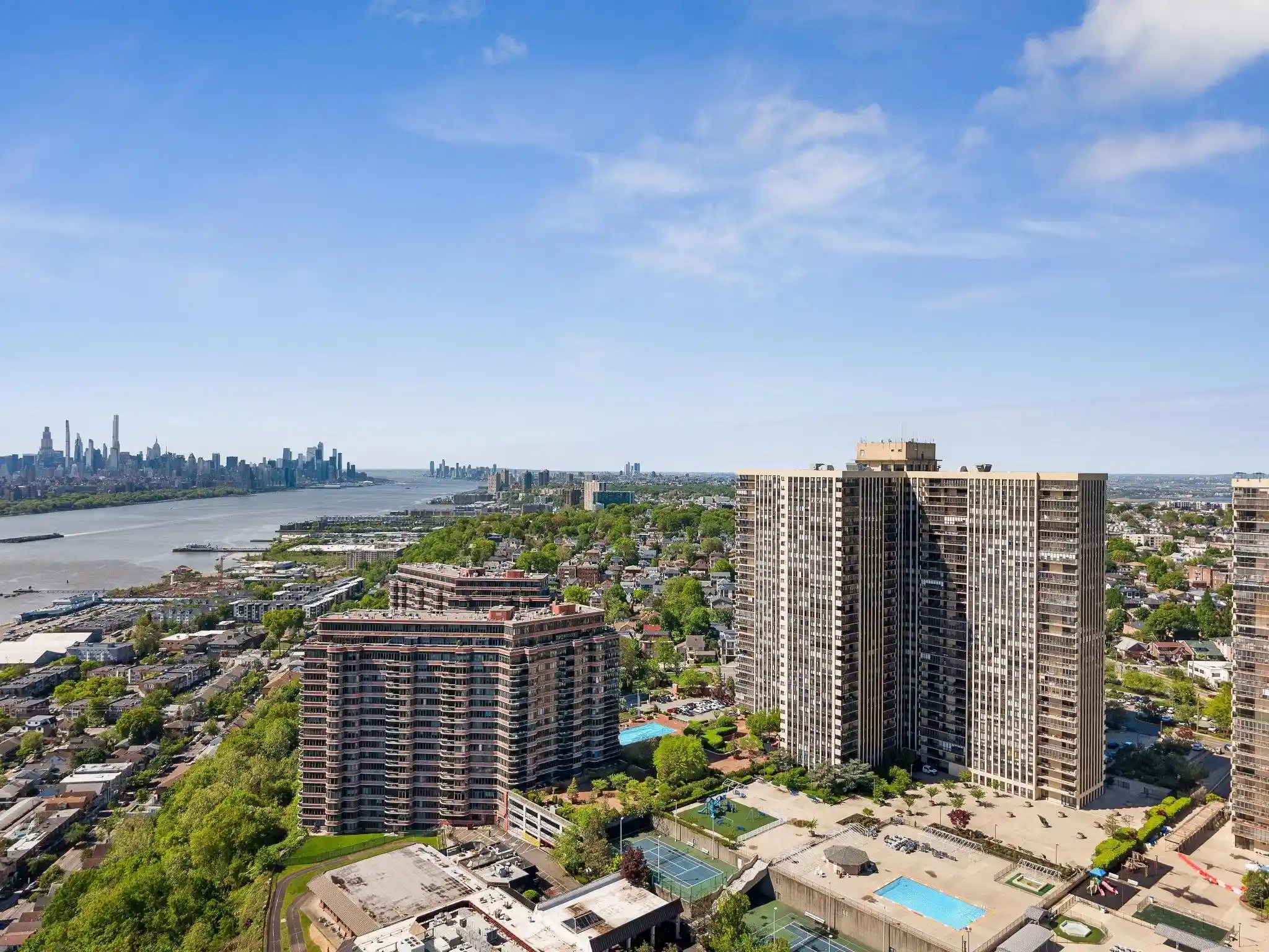 Homes for sale in Cliffside Park, NJ | 200 Winston Dr #2811, Cliffside Park, NJ 07010 | MLS# 260008921