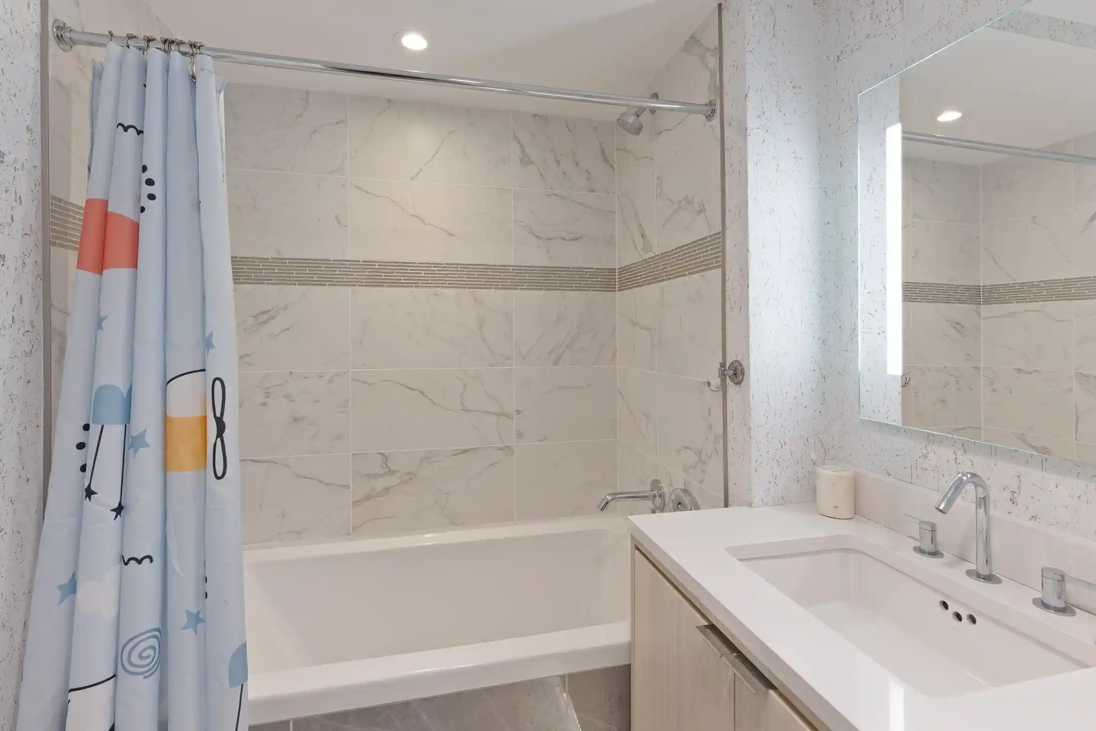 Photo 3 of Condo for sale at 800 Ave At Port Imperial #920, Weehawken, NJ 07086 | MLS# 260009013 | Listing updated on 2026-09-18