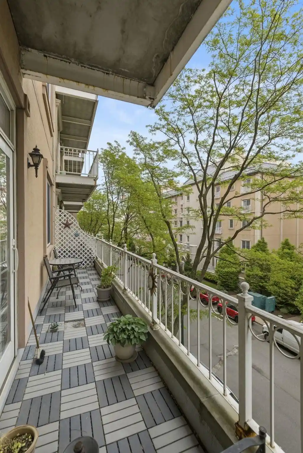 Homes for sale in Jersey City, NJ | 208 Shearwater Ct West, Jersey City, NJ 07305 | Houzeo