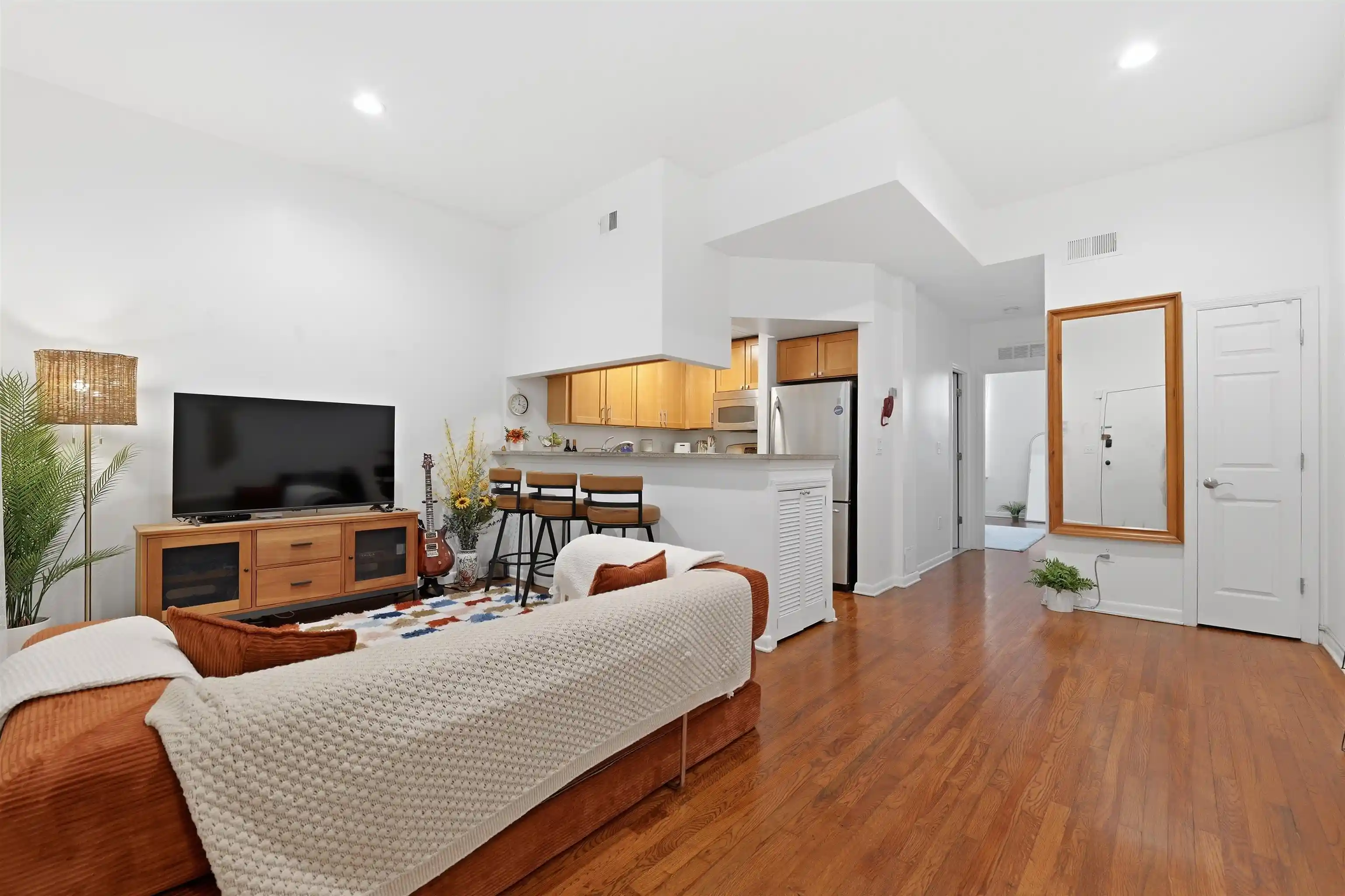 1st image of 187 Wayne St, Jersey City, NJ 07302