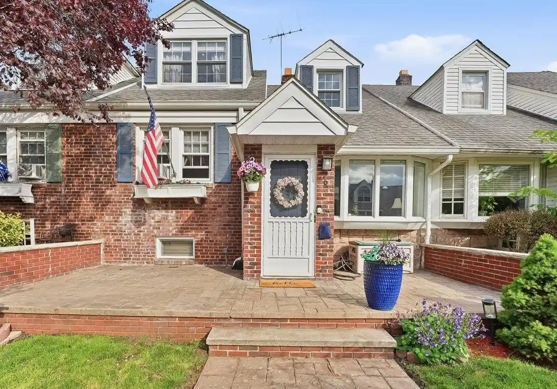 Homes for sale in Bayonne, NJ | 6 Parkside Lane, Bayonne, NJ 07002 | MLS# 260009208