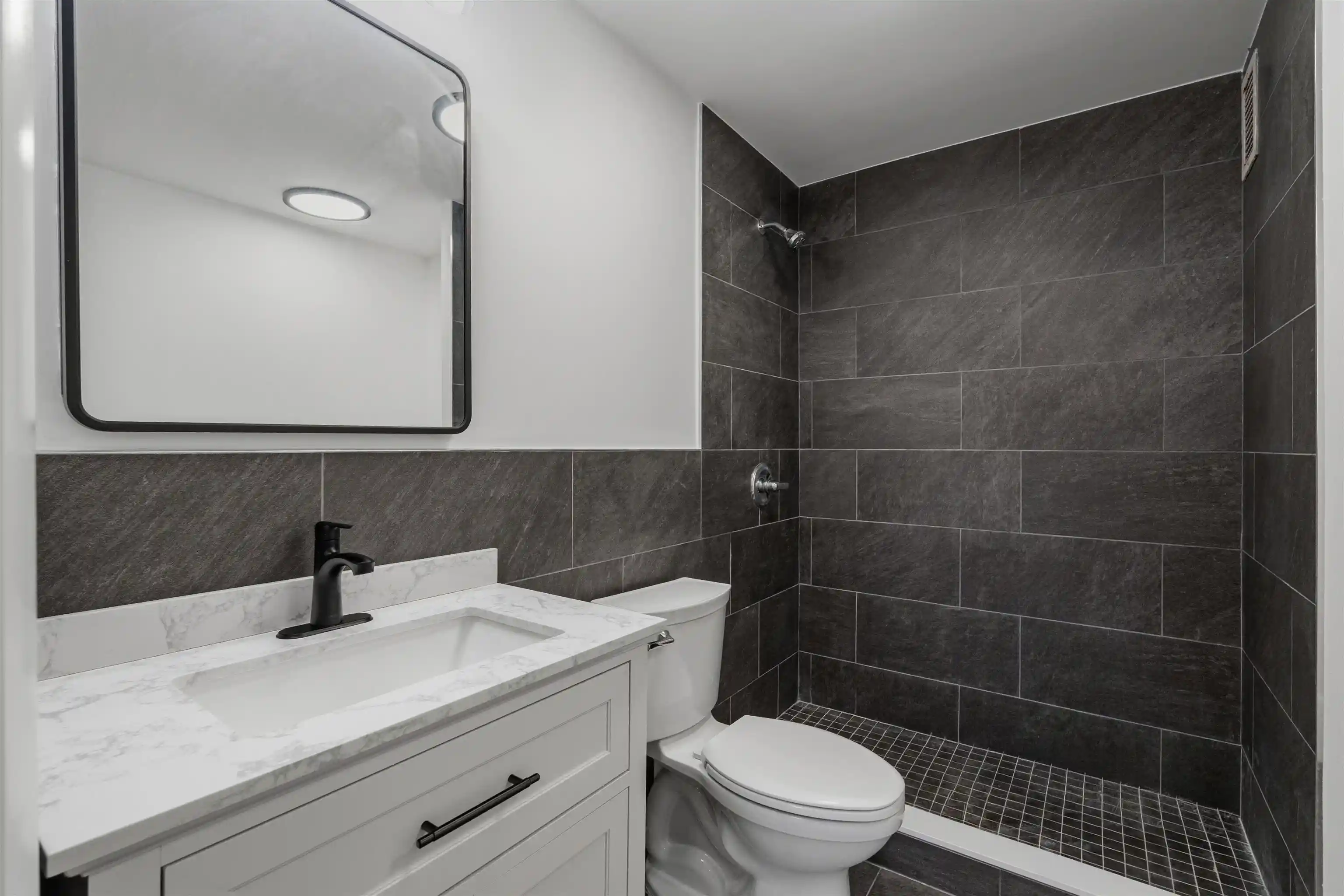 2nd image of 380 Mountain Rd #1407, Union City, NJ 07087 | MLS# 260009303