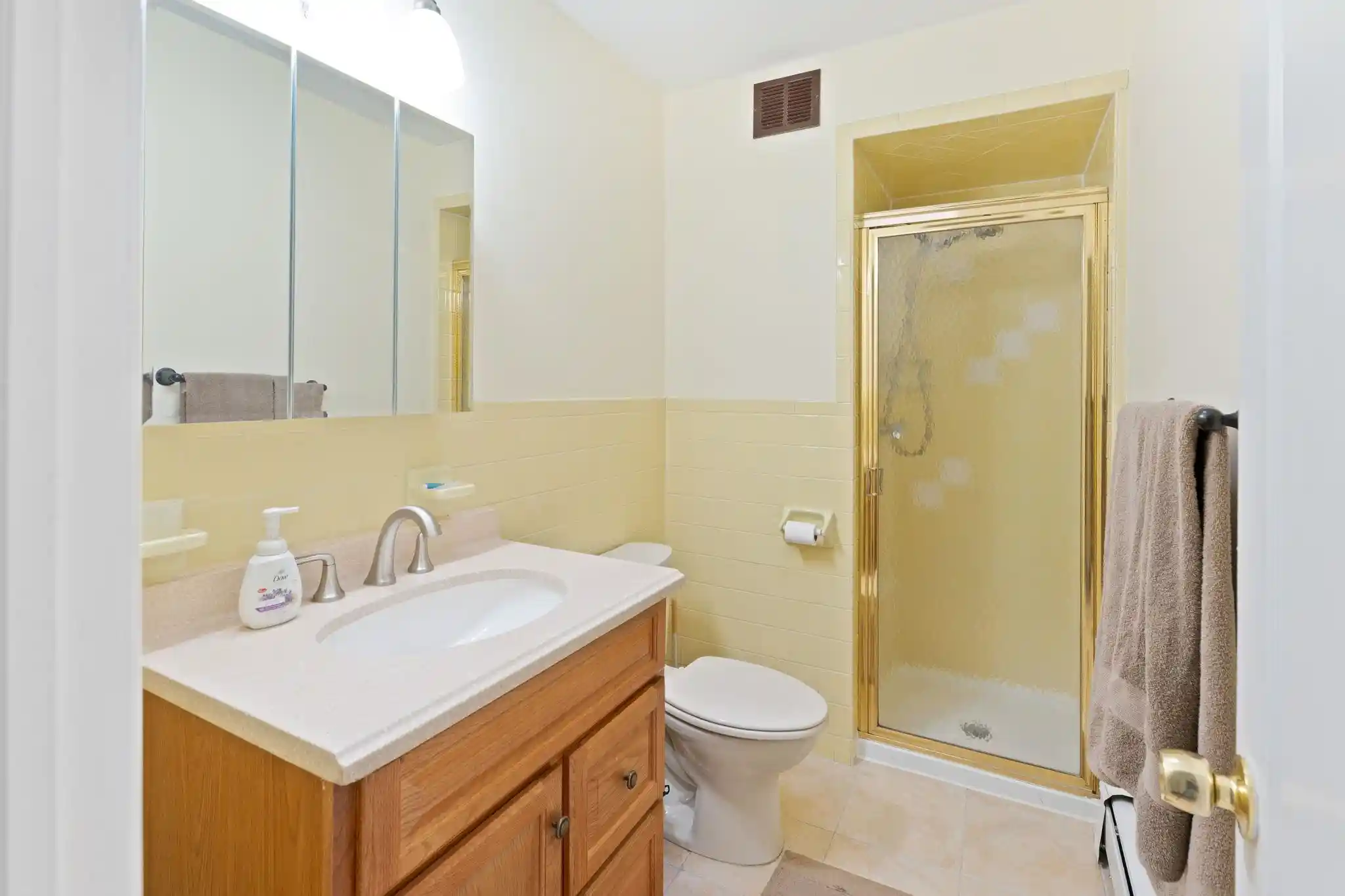Homes for sale in Bayonne, NJ | 30 West 56Th St, Bayonne, NJ 07002 | MLS# 260009317