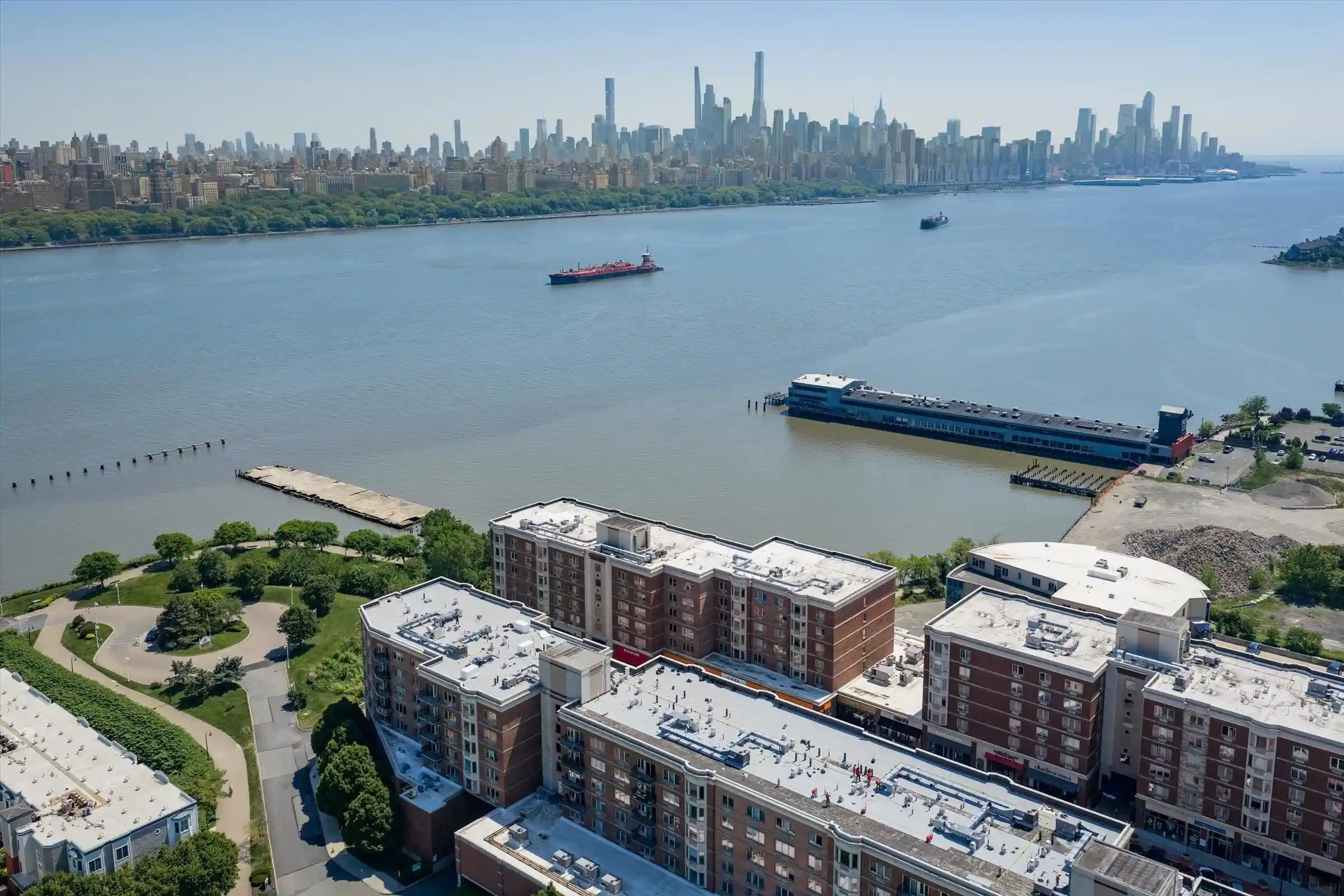 3rd image of 6315 City Pl, Edgewater, NJ 07020