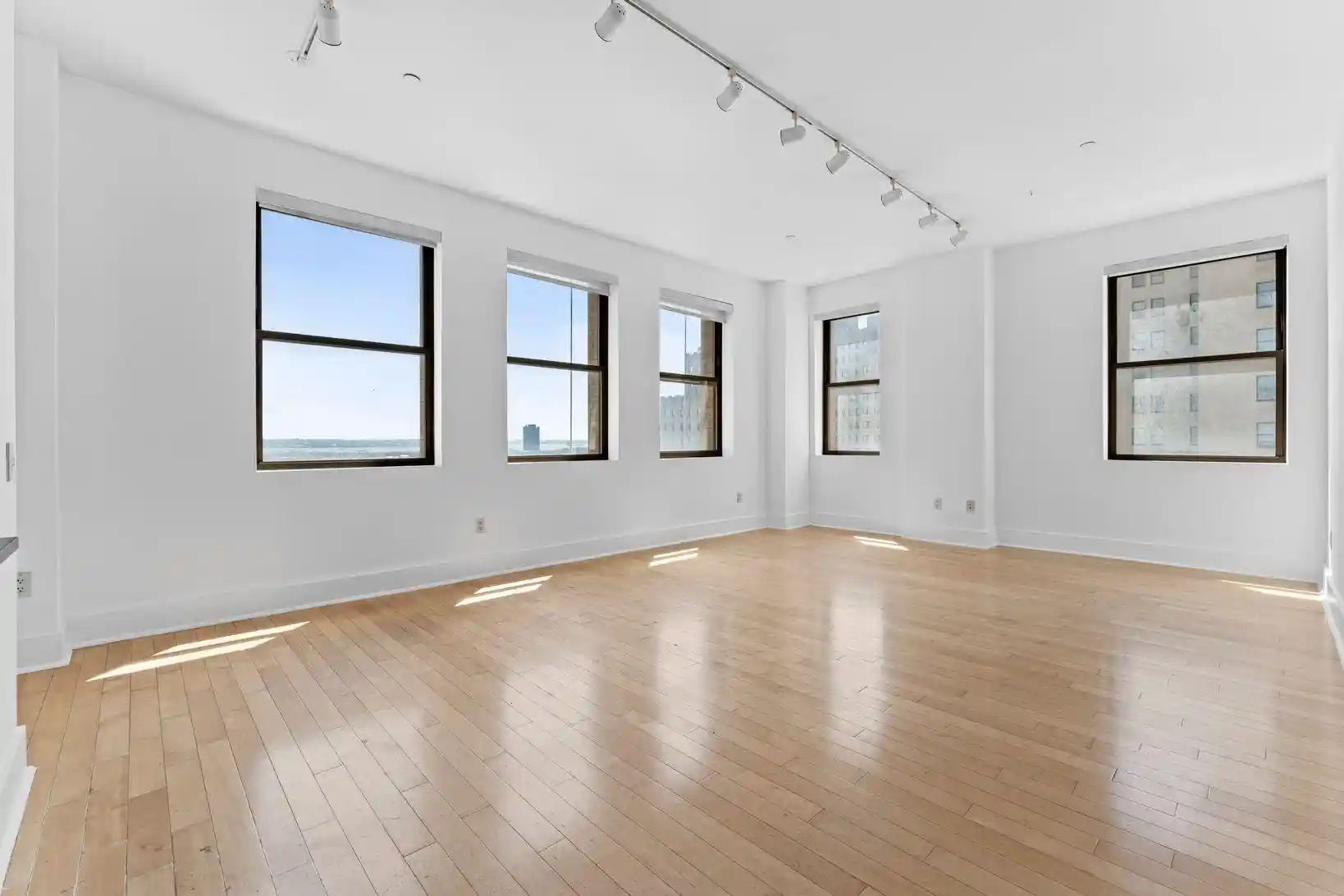 2nd image of 4 Beacon Wy, Jersey City, NJ 07304