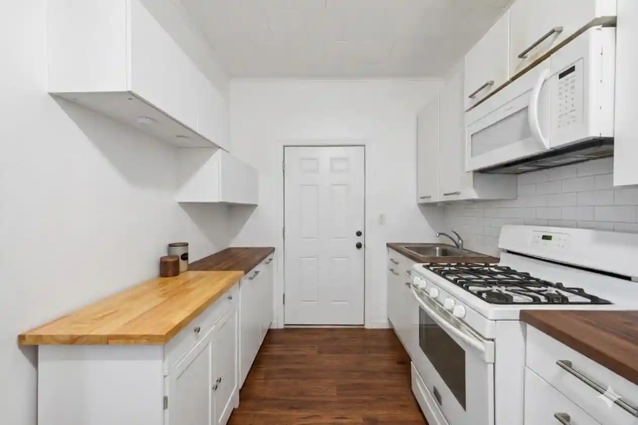 33rd image of 610 New York Ave, Union City, NJ 07087 | MLS# 260009480