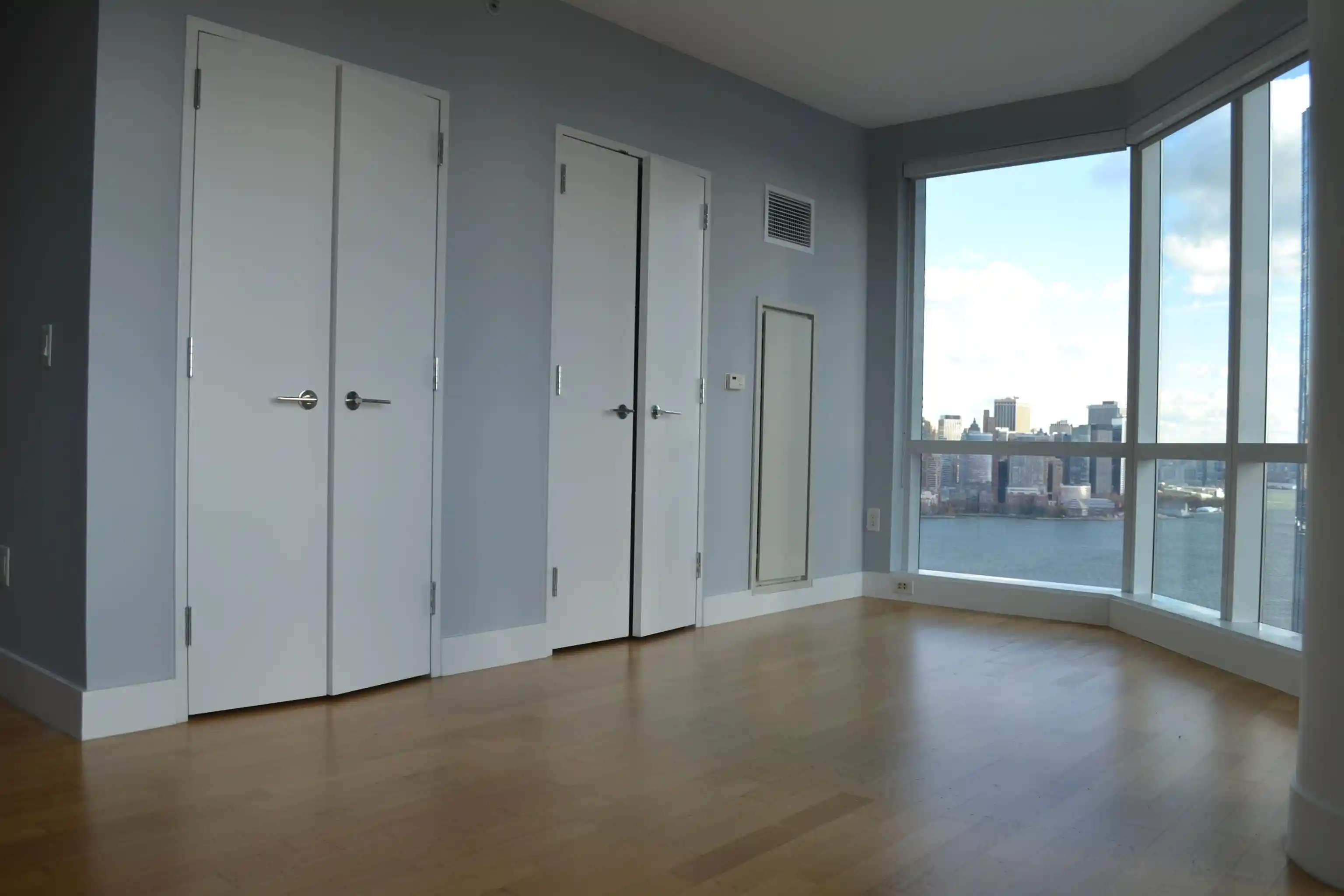 2nd image of 77 Hudson St, Jersey City, NJ 07302