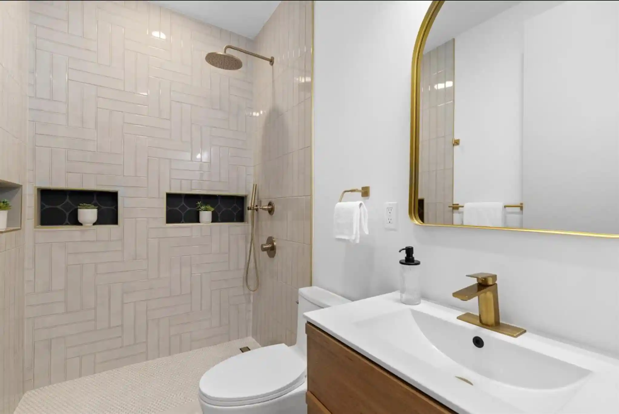 Homes for sale in Jersey City, NJ | 297 New York Ave, Jersey City, NJ 07307 | Houzeo