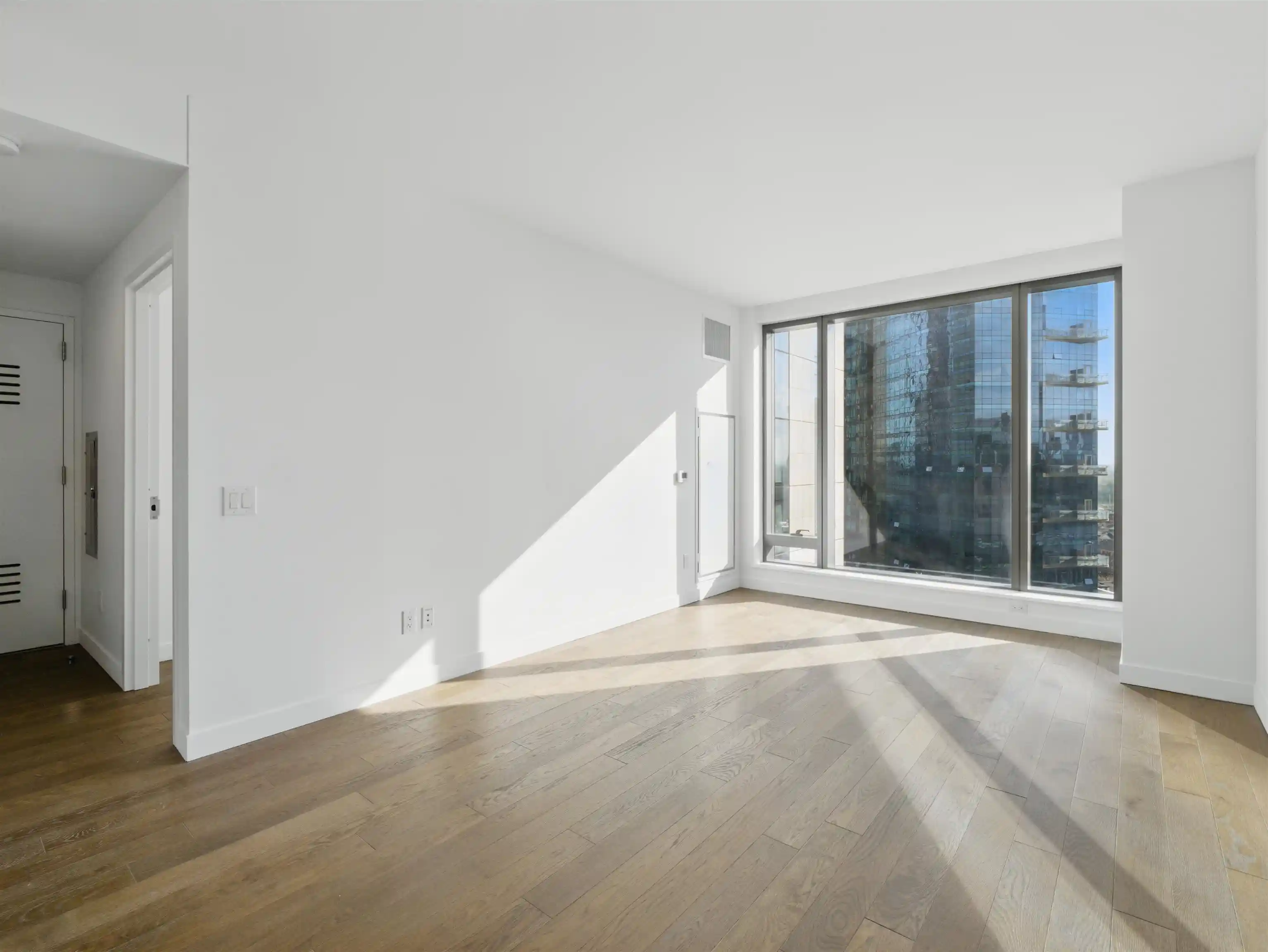 2nd image of 99 Hudson St, Jersey City, NJ 07302