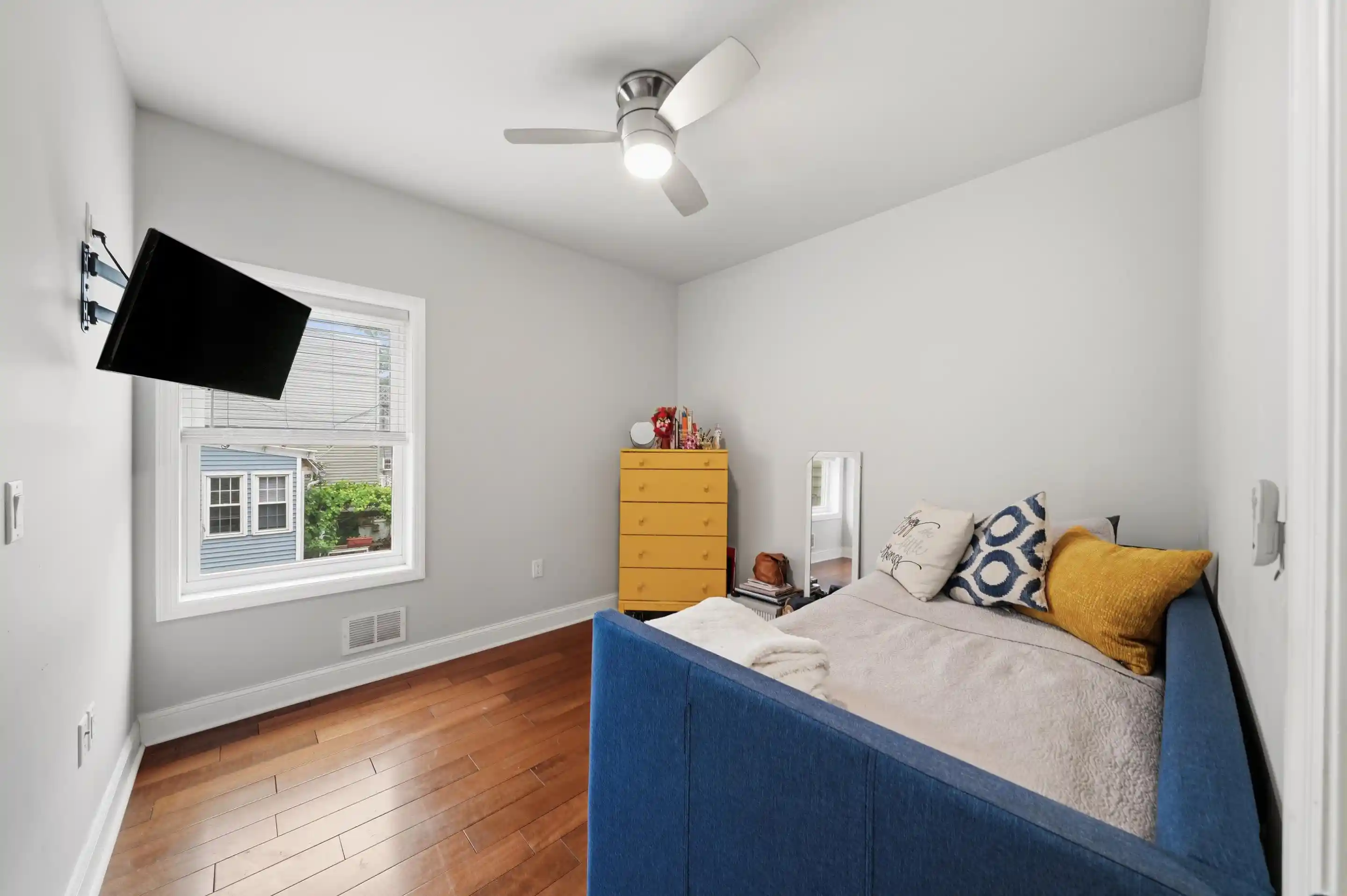 3rd image of 19 Terhune Ave, Jersey City, NJ 07305 | MLS# 260009826