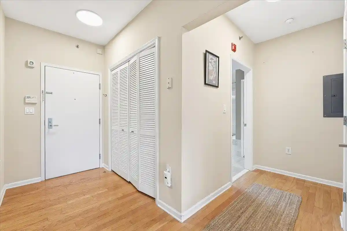 Homes for sale in Jersey City, NJ | 4 Constellation Pl, Jersey City, NJ 07305 | Houzeo