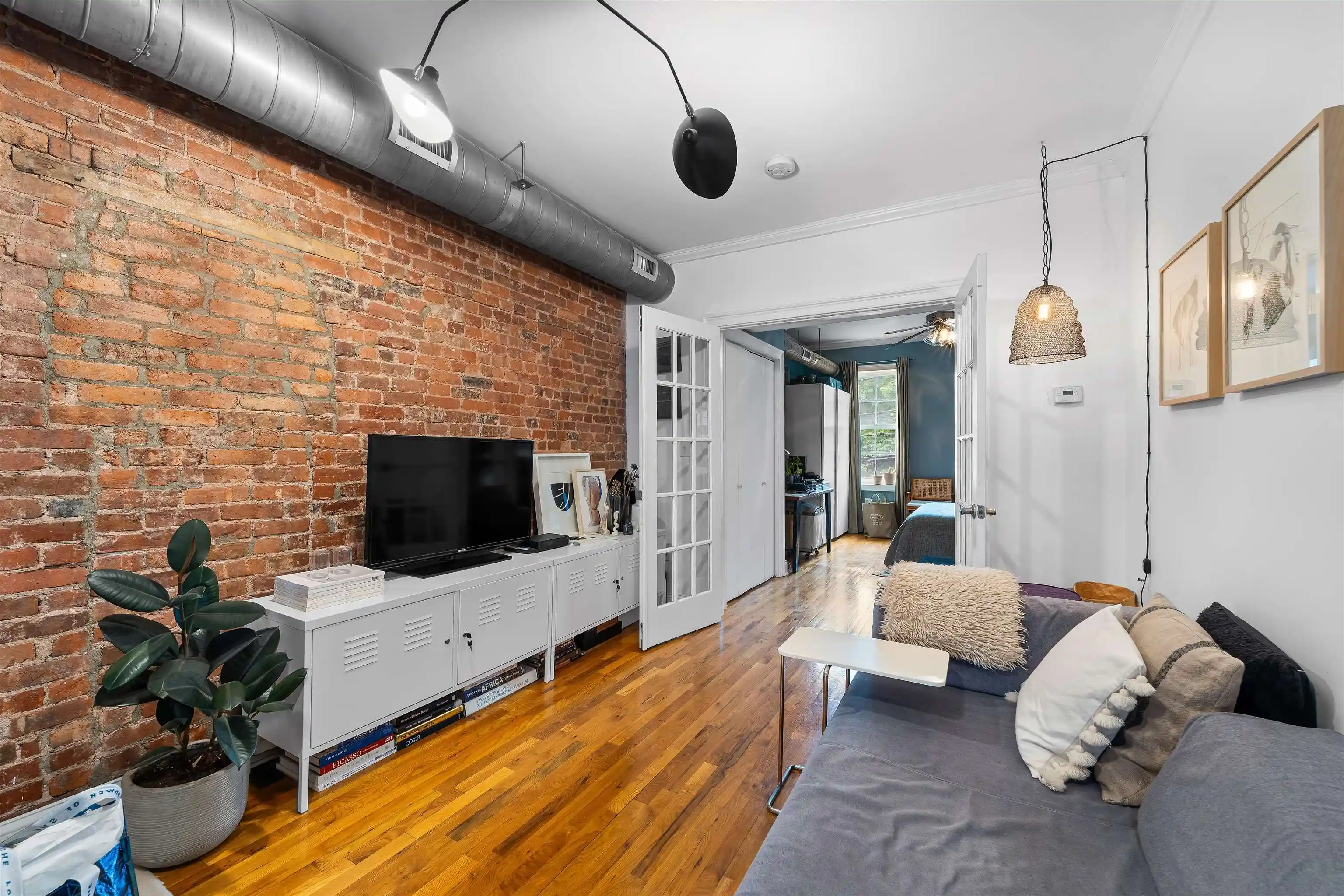 3rd image of 208 6th St, Jersey City, NJ 07302