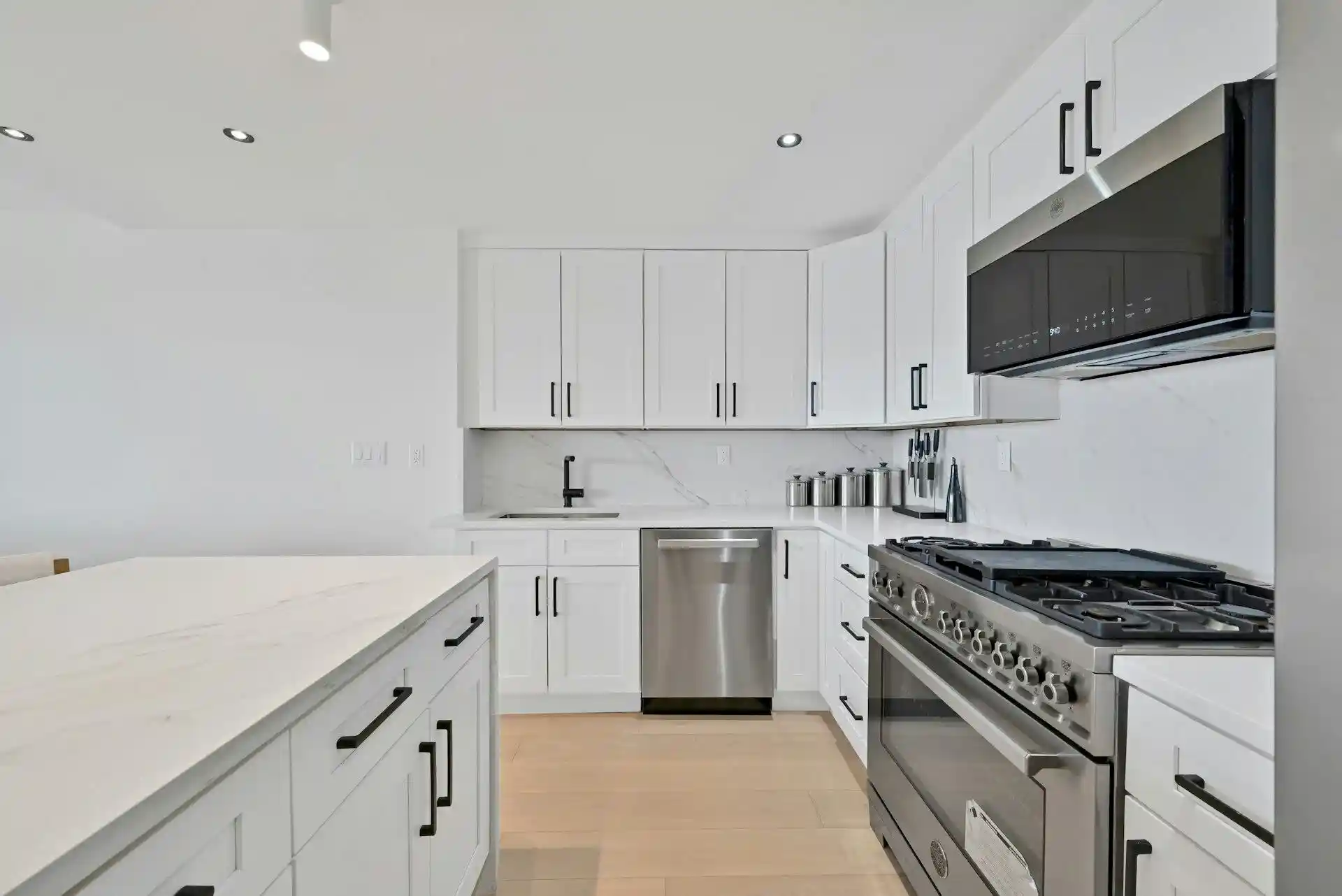 Photo 3 of Condo for sale at 6040 Boulevard E #31E, West New York, NJ 07093 | MLS# 260010043 | Listing updated on 2026-08-03