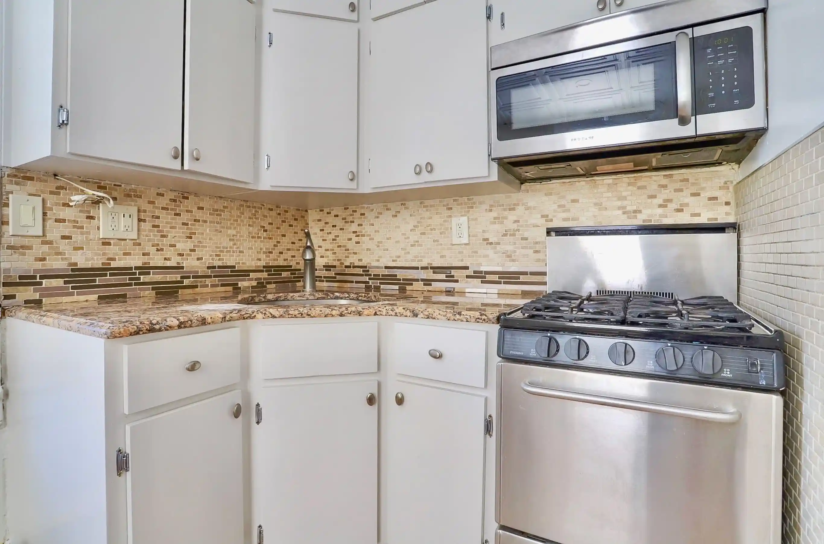 2nd image of 813 12th St, Union City, NJ 07087 | MLS# 260010269