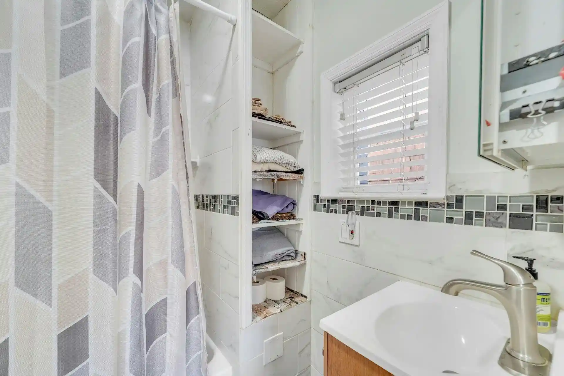 Homes for sale in Jersey City, NJ | 6 Corbin Ave, Jersey City, NJ 07306 | MLS# 260010473