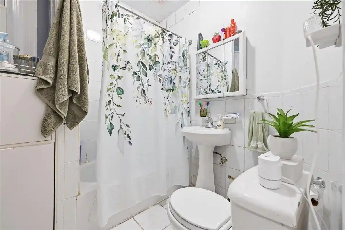 37th image of 122 61st St, West New York, NJ 07093 | MLS# 260010477