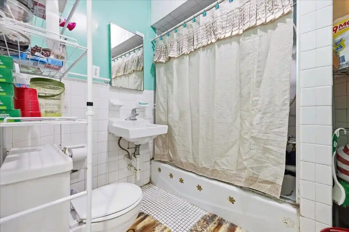 42nd image of 124 61st St, West New York, NJ 07093 | MLS# 260010478