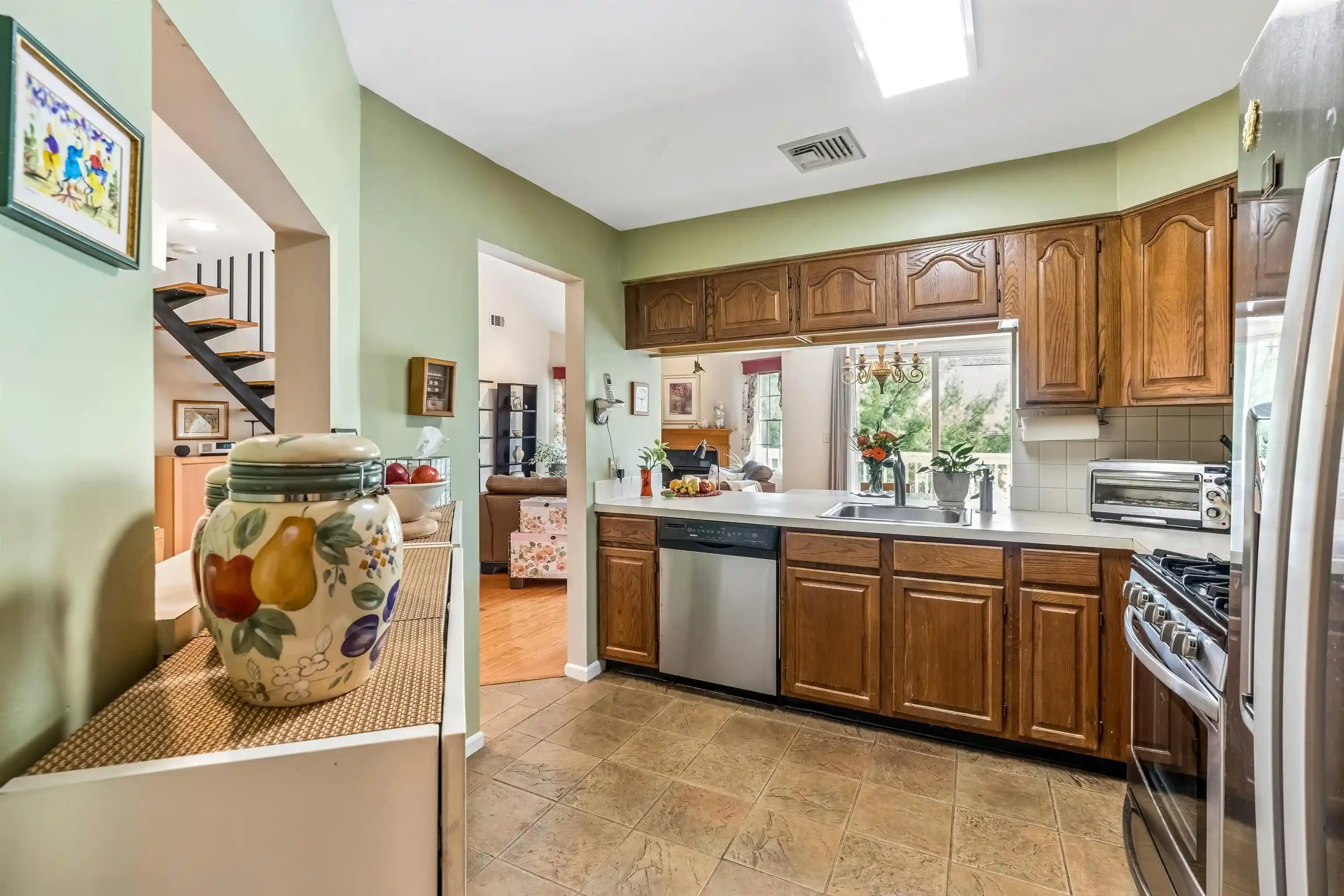 4th image of 8 Quartz Lane, Paterson, NJ 07501 | MLS# 260010516