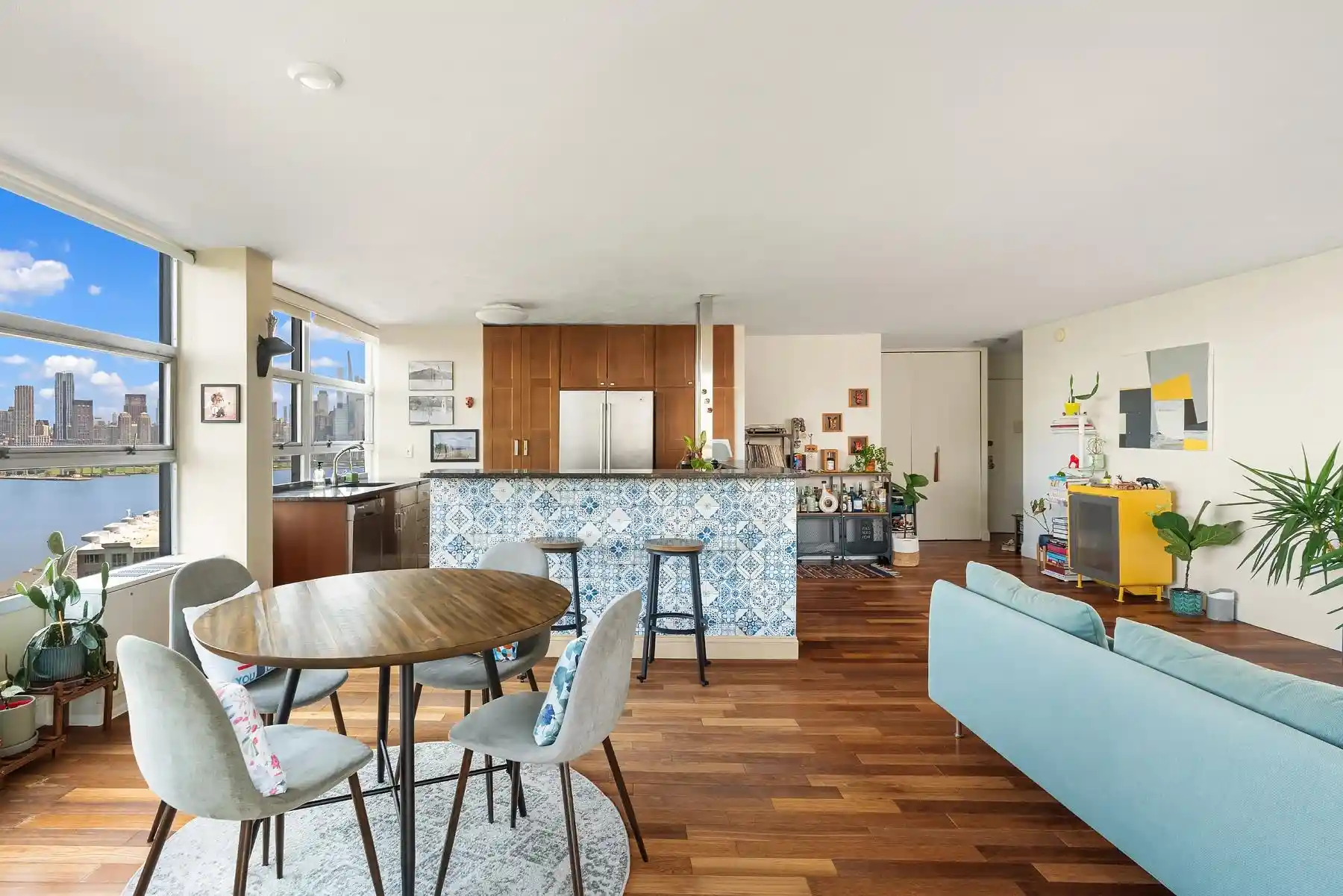 2nd image of 6050Th Blvd E, West New York, NJ 07093