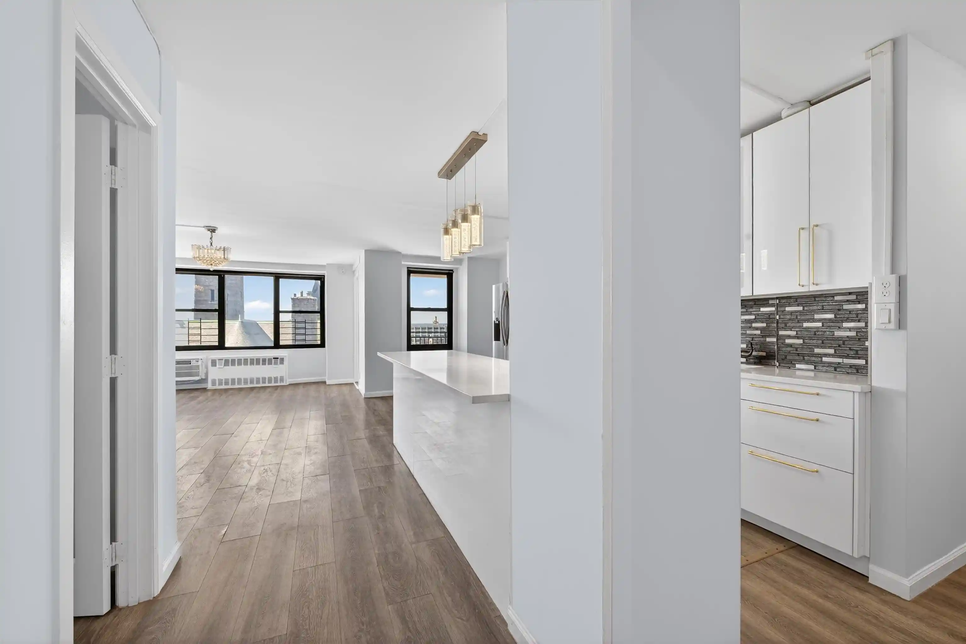4th image of 10 Huron Ave, Jersey City, NJ 07306