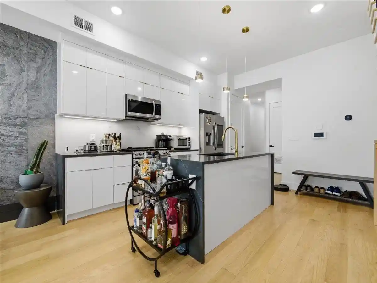 4th image of 666 Ocean Ave #2, Jersey City, NJ 07305 | MLS# 260010656