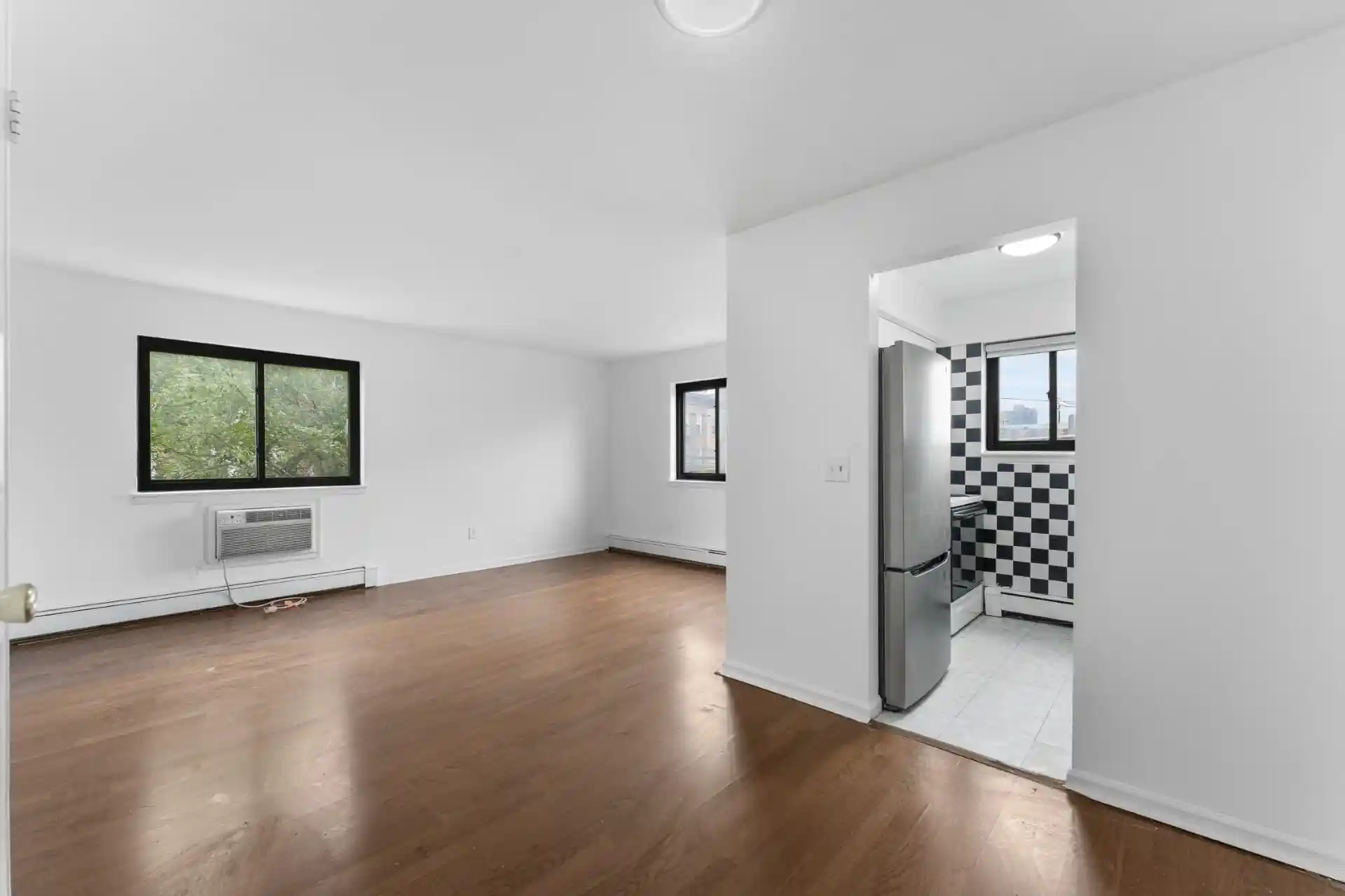 3rd image of 7117 Park Ave, Jersey City, NJ 07047