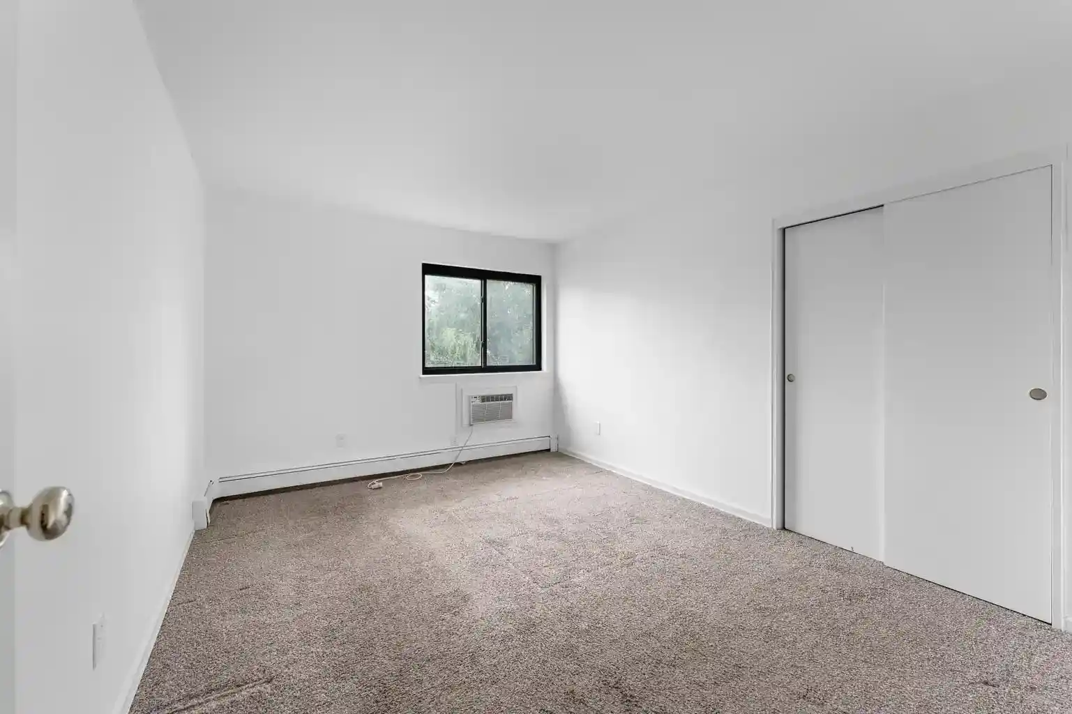2nd image of 7117 Park Ave, North Bergen, NJ 07047