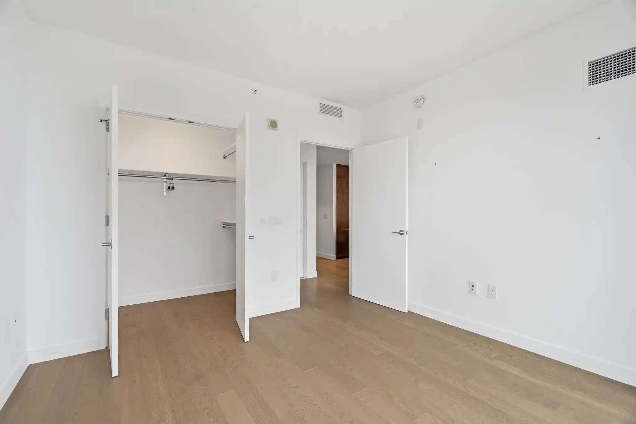Photo 4 of Sale Pending at 75 Park Ln S #3305X, Jersey City, NJ 07310 | MLS# 260011067 | Listing updated on 2026-07-21