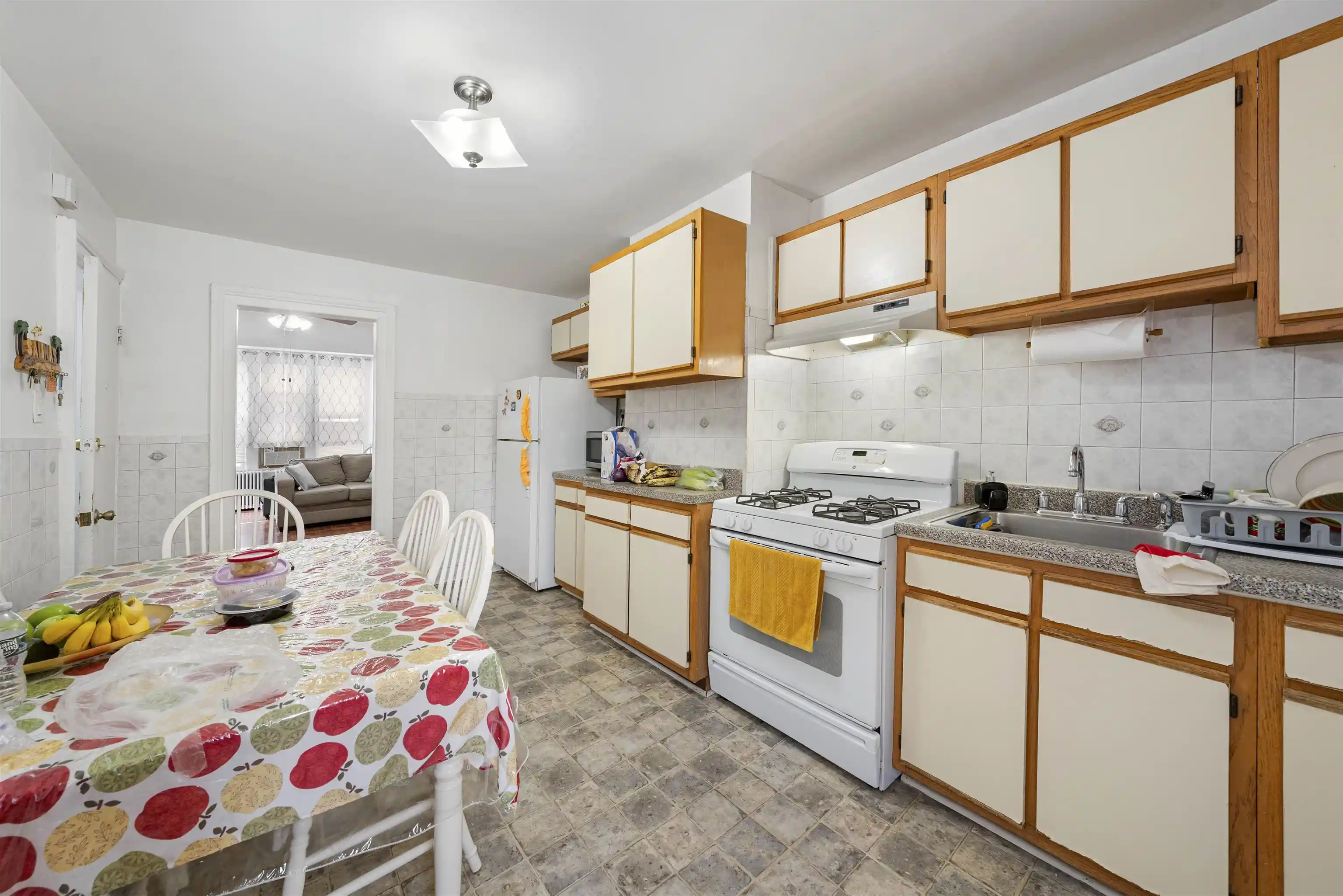3rd image of 814 13Th St, Union City, NJ 07087 | MLS# 260011093