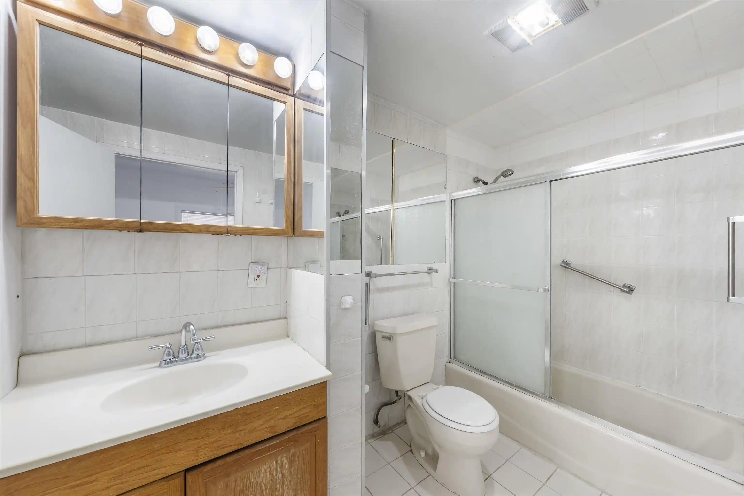 4th image of 814 13Th St, Union City, NJ 07087 | MLS# 260011093