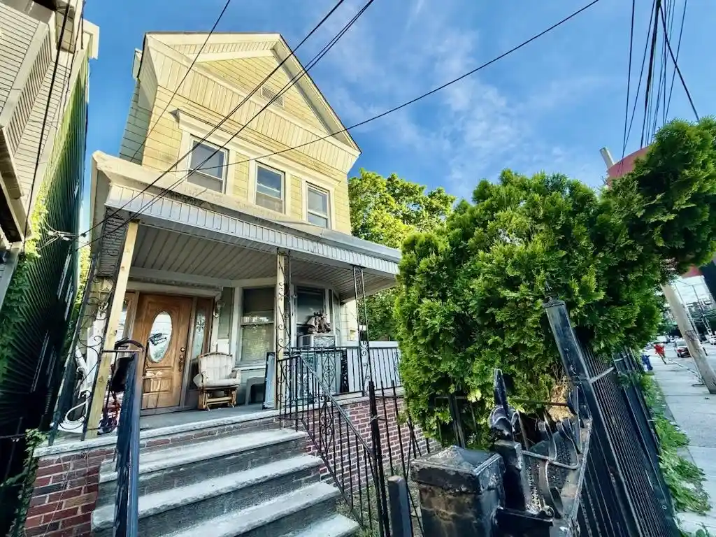 3rd image of 546 Garfield Ave, Jersey City, NJ 07304 | MLS# 260011132