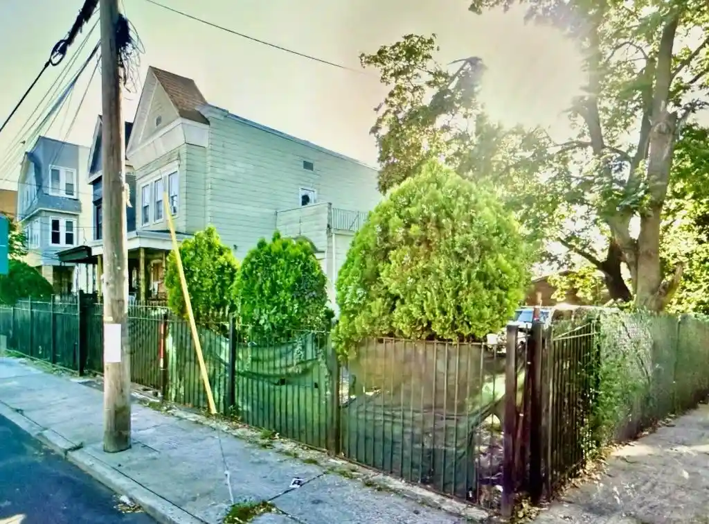 5th image of 546 Garfield Ave, Jersey City, NJ 07304 | MLS# 260011132