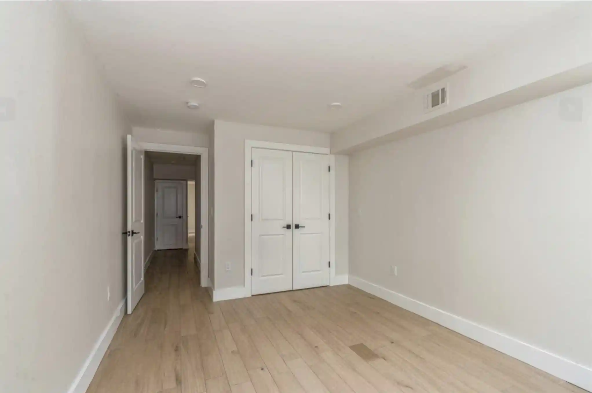 2nd image of 163 Clerk St, Jersey City, NJ 07305