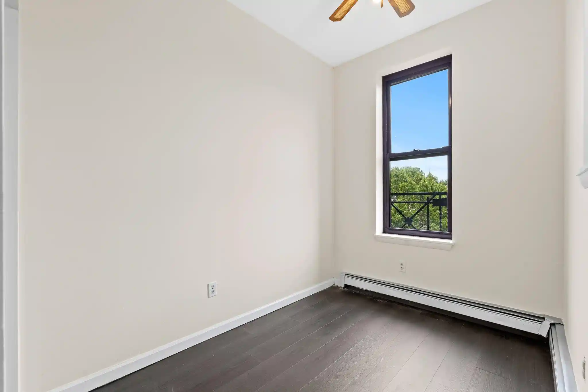 3rd image of 811 Park Ave, Hoboken, NJ 07030