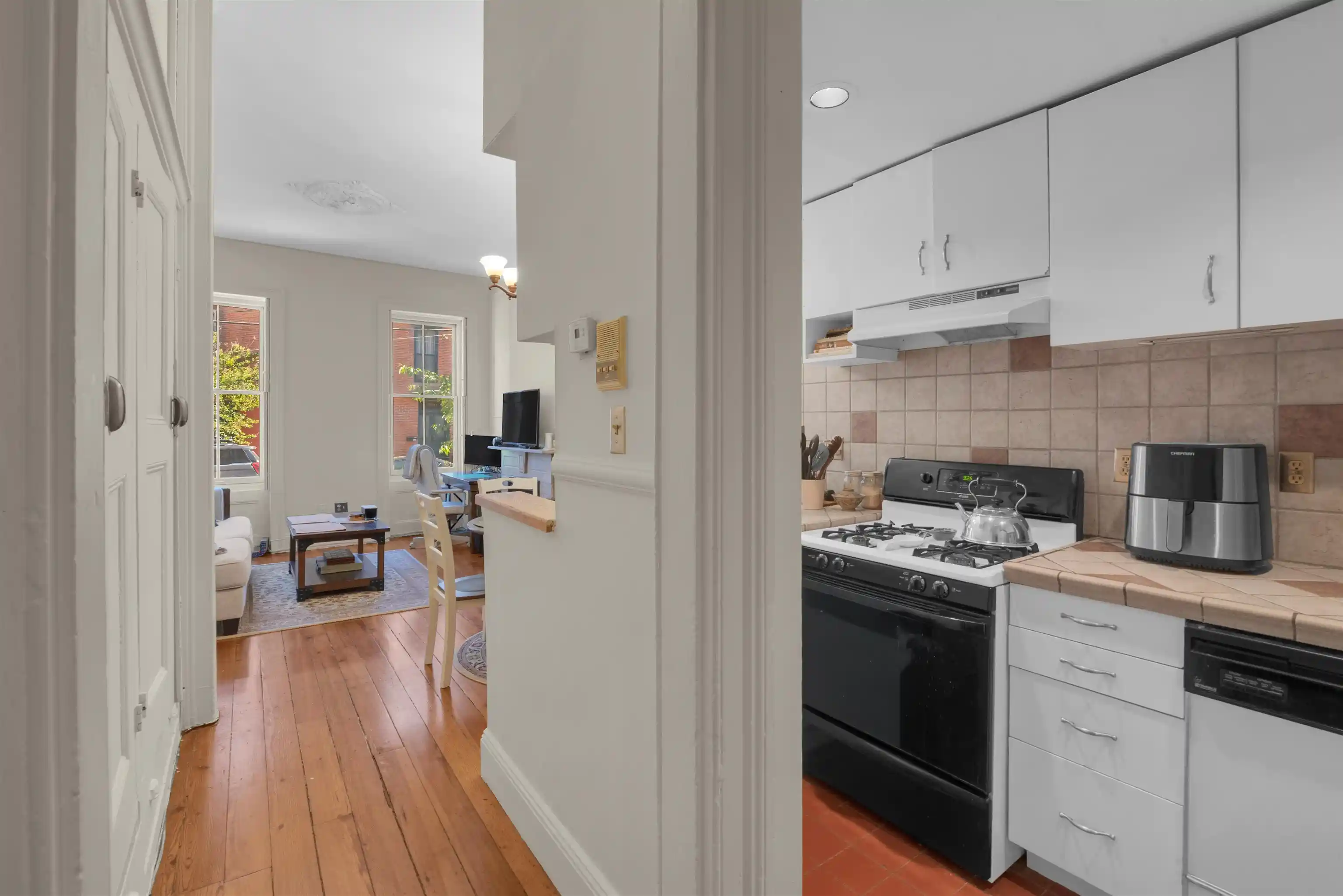 2nd image of 299 8th St, Jersey City, NJ 07302