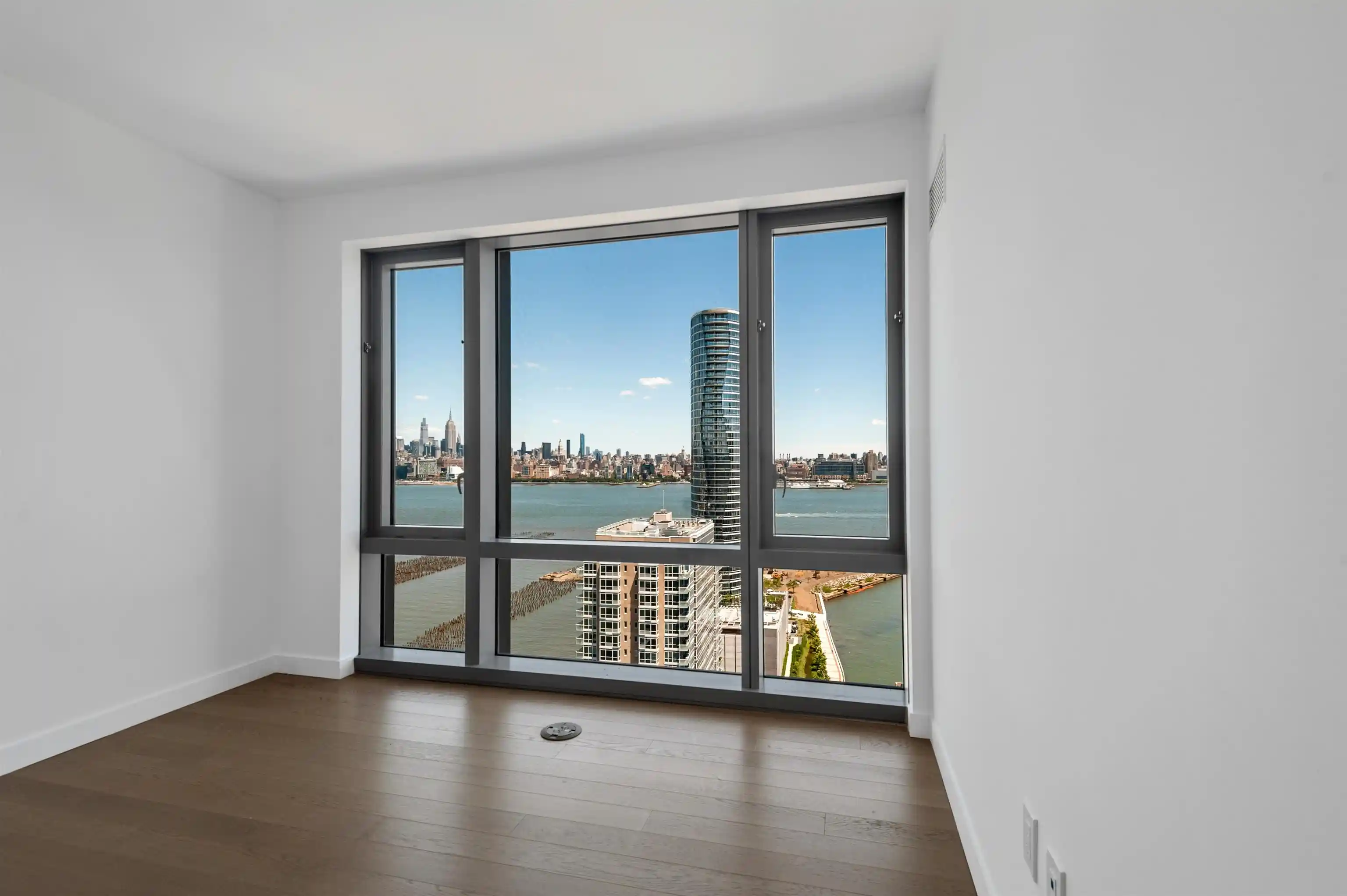 2nd image of 75 Park Ln S, Jersey City, NJ 07310