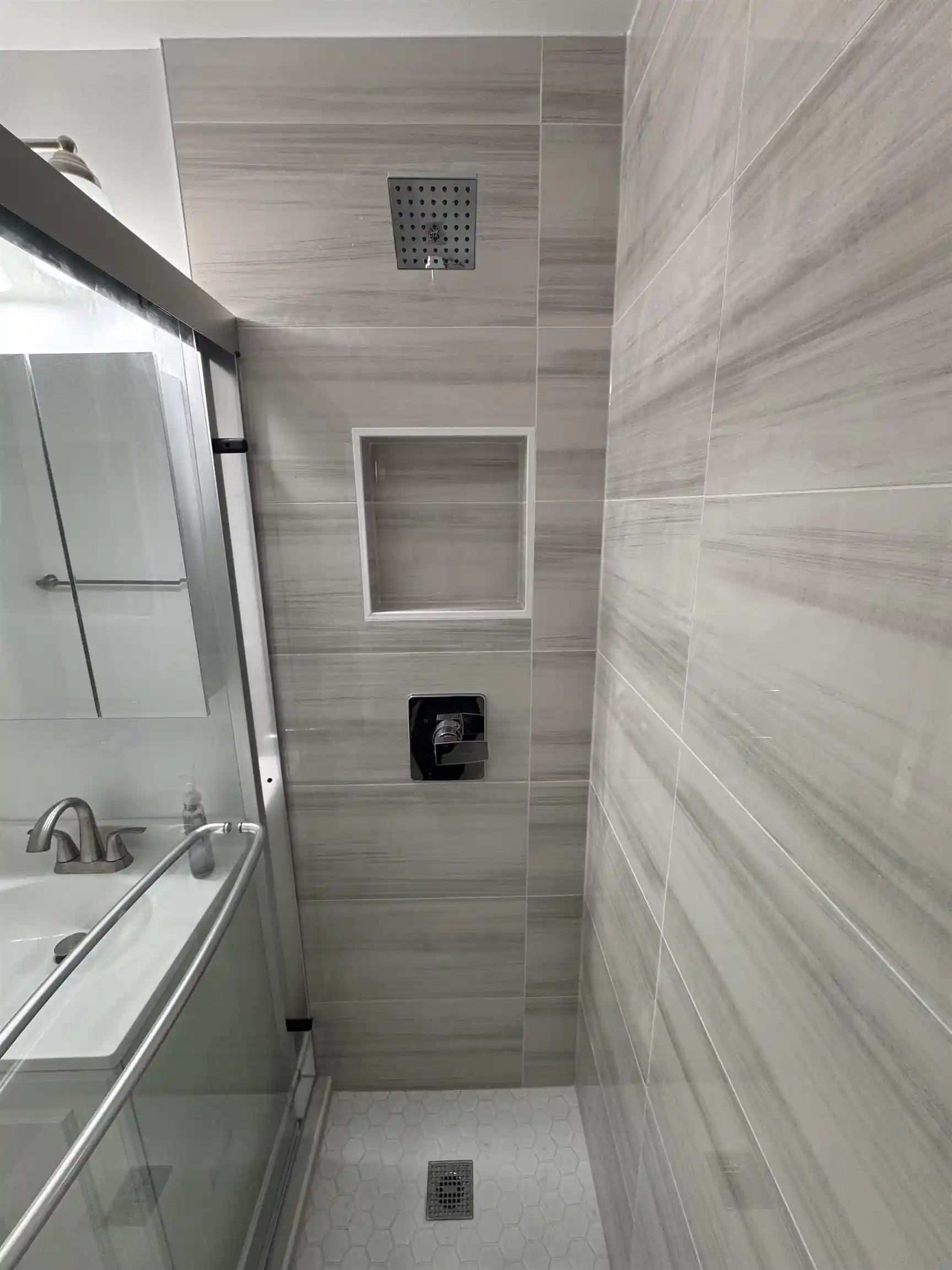 2nd image of 100 Manhattan Ave #413, Union City, NJ 07087 | MLS# 260011508