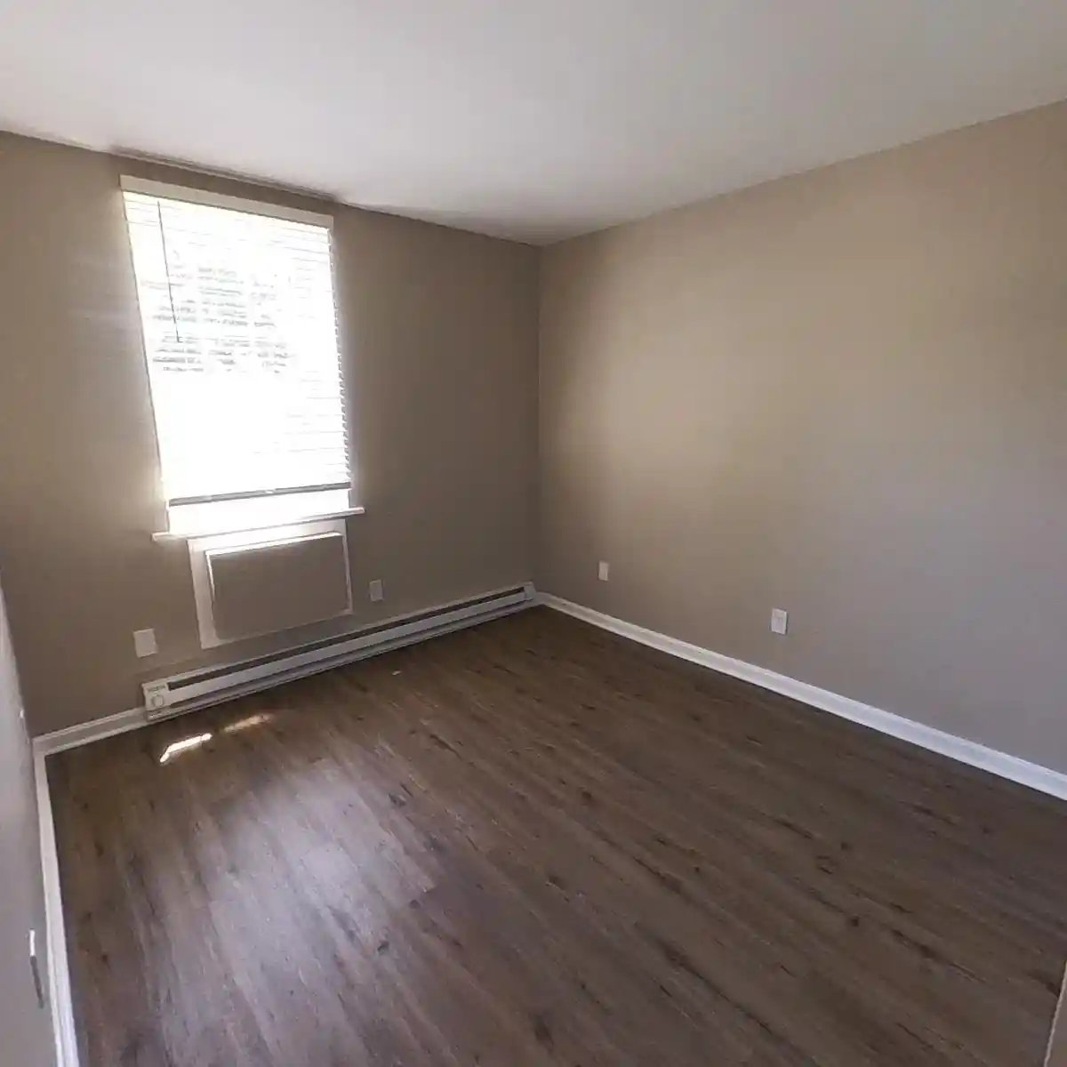 2nd image of 356 Palisade Ave, Jersey City, NJ 07307