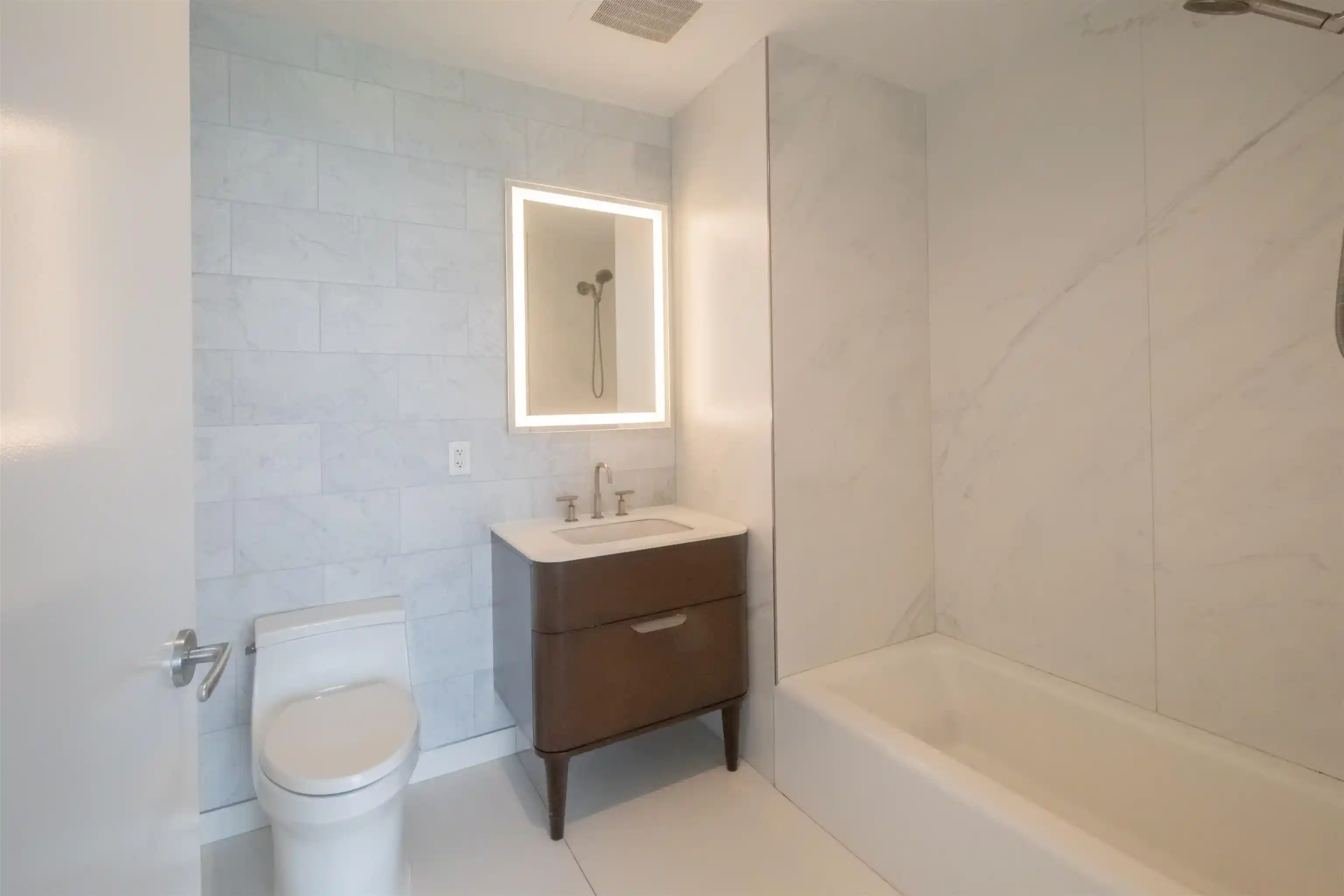 2nd image of 320 Adolphus Ave, Cliffside Park, NJ 07010
