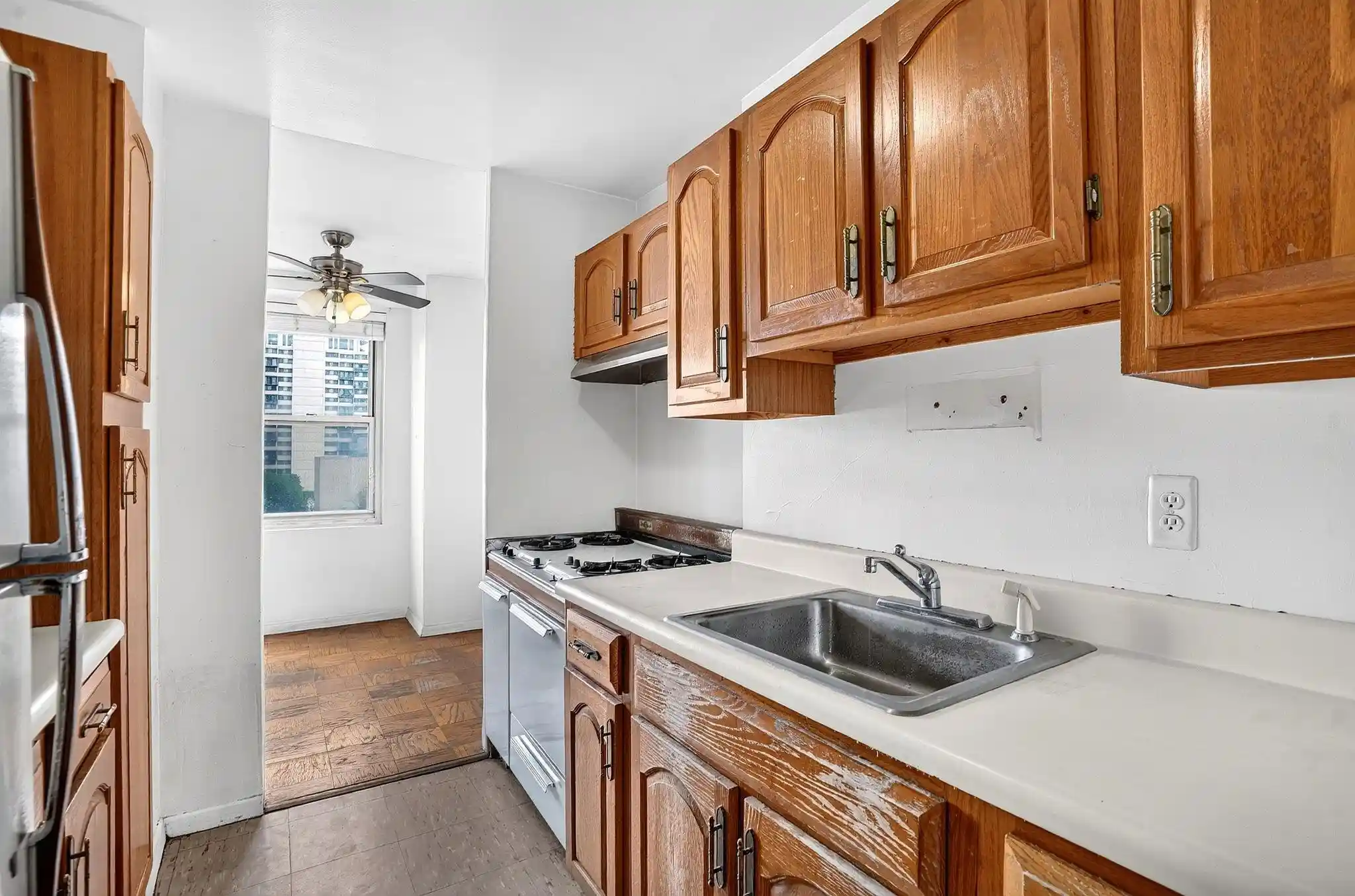 4th image of 10 Huron Ave #7S, Jersey City, NJ 07306 | MLS# 260012036