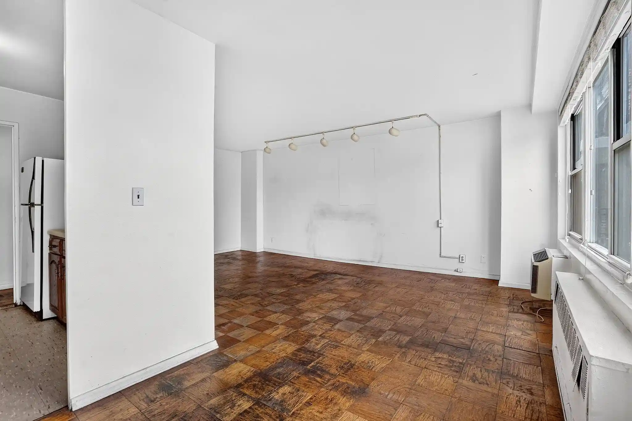 2nd image of 10 Huron Ave, Jersey City, NJ 07306