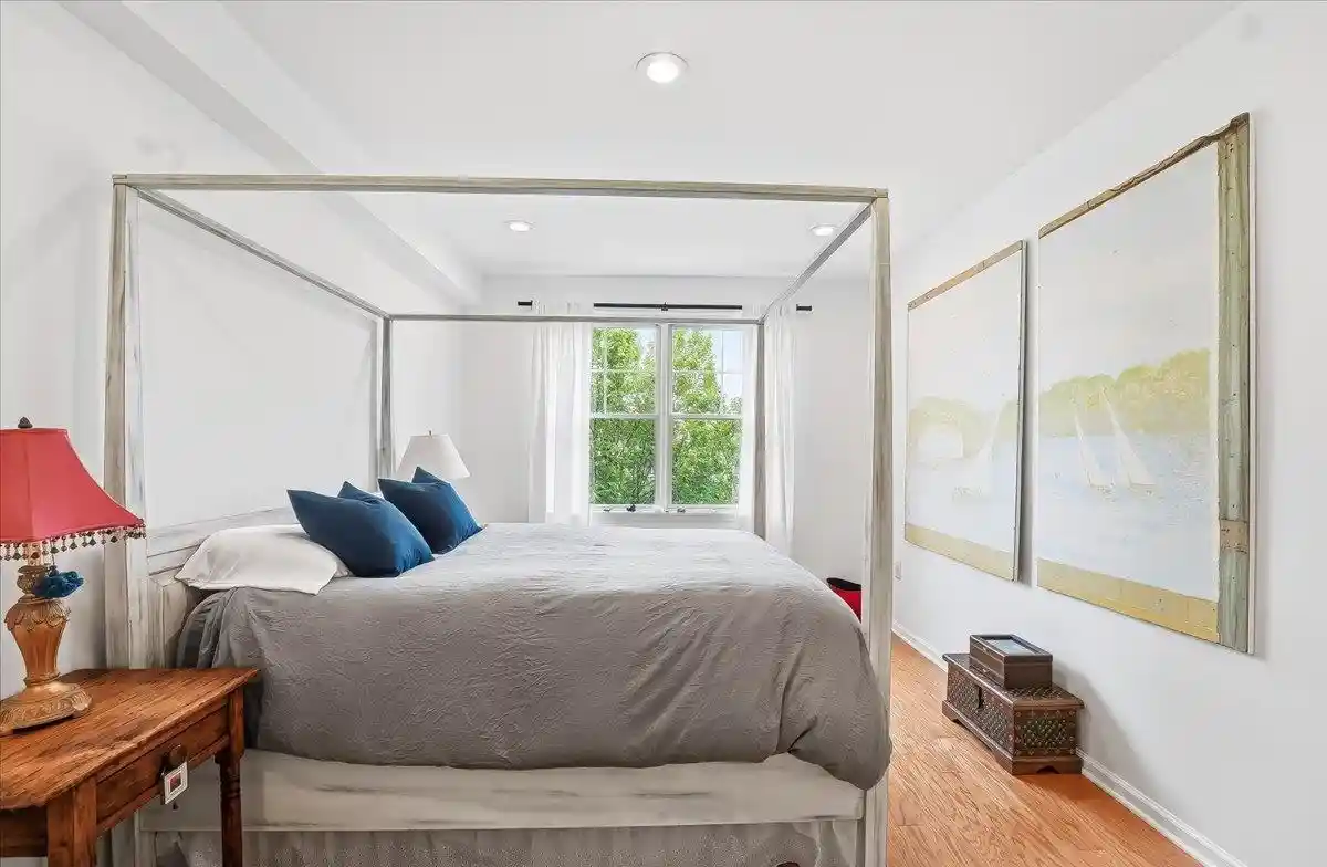 4th image of 15 Freedom Wy, Jersey City, NJ 07305