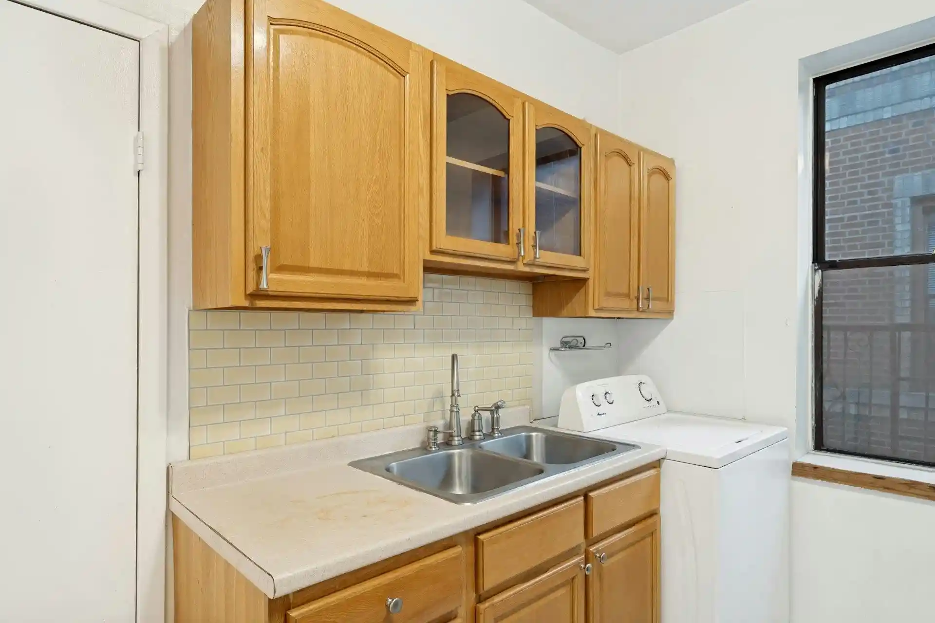 Listing Photo 4 - Condo for sale in building located at 6601 Broadway, West New York, NJ 07093 - Unit #E7